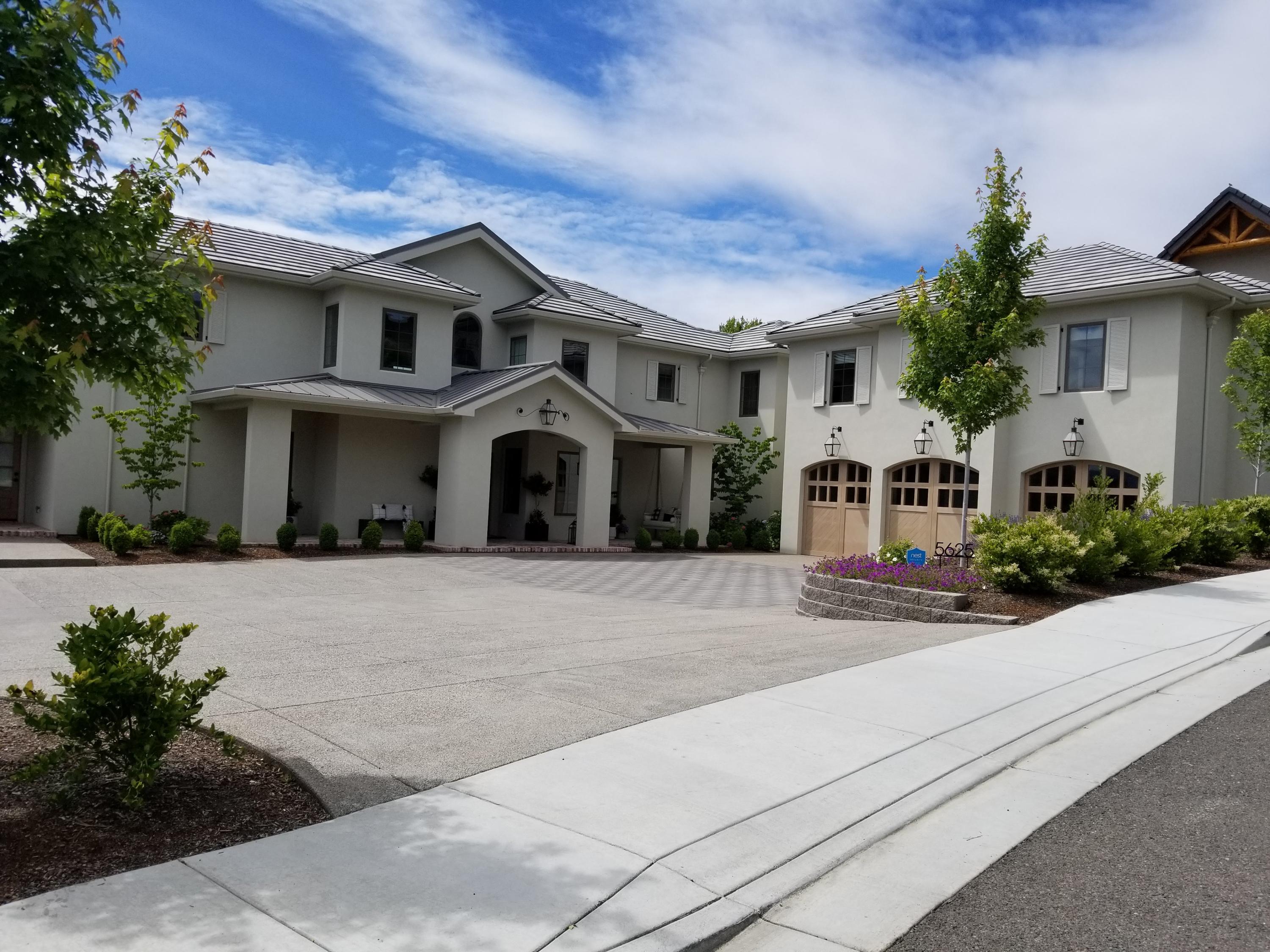 Builders own custom built by Charles Mahar in 2017.