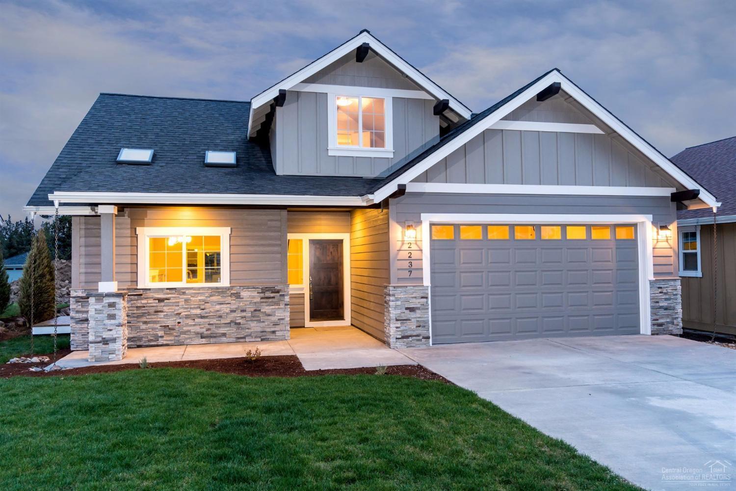 These gorgeous new construction, highly upgraded homes are truly some you won't want to miss. Master on the main and a bonus room! Cascade mountain views, landscaped in front & back w/extensive decking, sprinkler & drip systems. Upgraded kitchen appliances w/ slab granite, bonus room. Upgrades include: lighting package, tile shower, rock surround fireplace, exposed beams, hand-textured drywall, designer powder room, gutters, prewired for A/C & pre plumbed for Central Vac, plus much more!