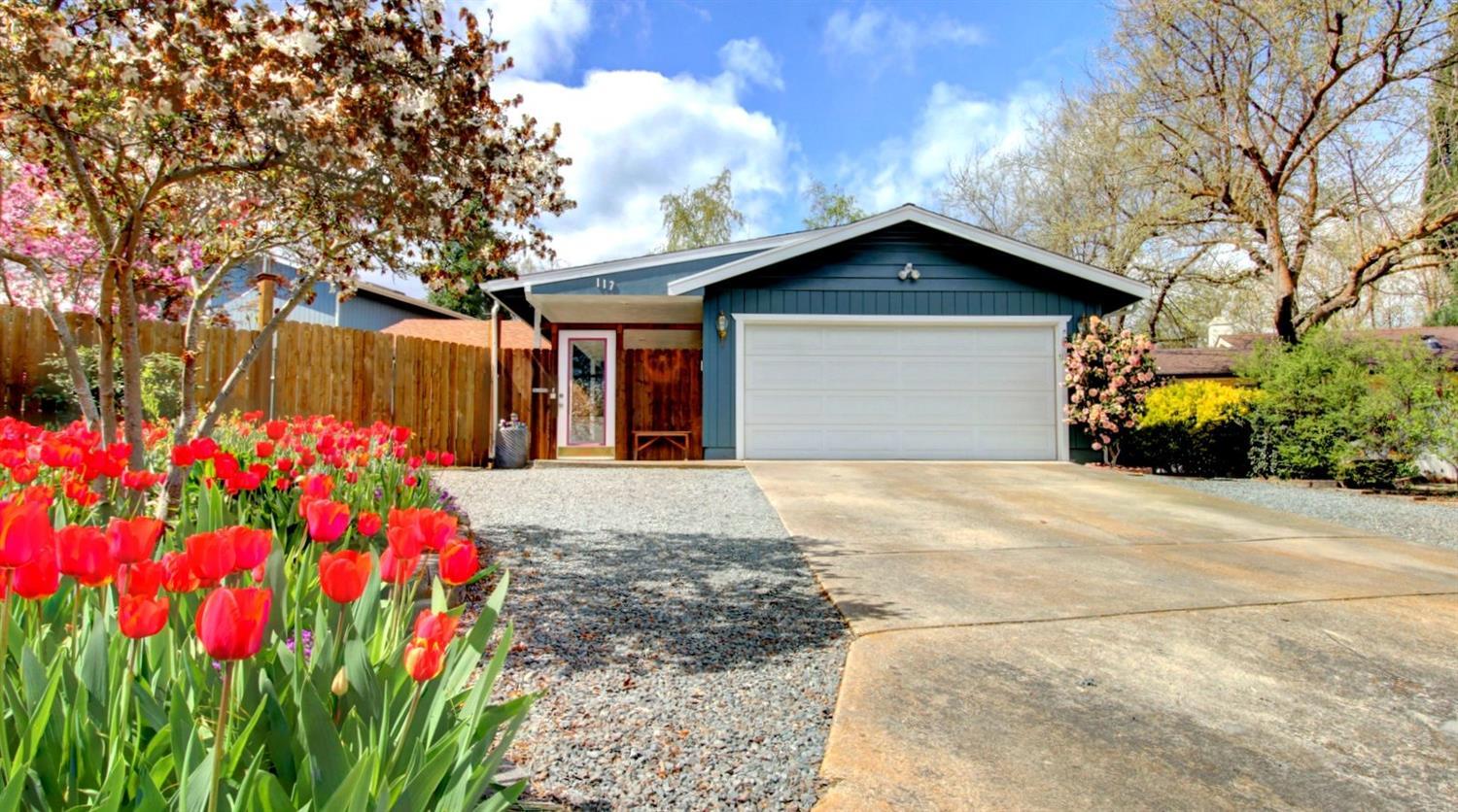 Super sweet home on cul-de-sac super close to Ashland or Medford. Very private front and back yard. Remodeled recently with new carpet, paint, bathroom. Cozy fireplace. Outside you'll be surprised with a HUGE SHOP. 900 sqft wood workshop downstairs, upstairs is 450 sf of finished storage and 450 sf craft room. Big gardening area, covered concrete patio to enjoy this garden paradise.