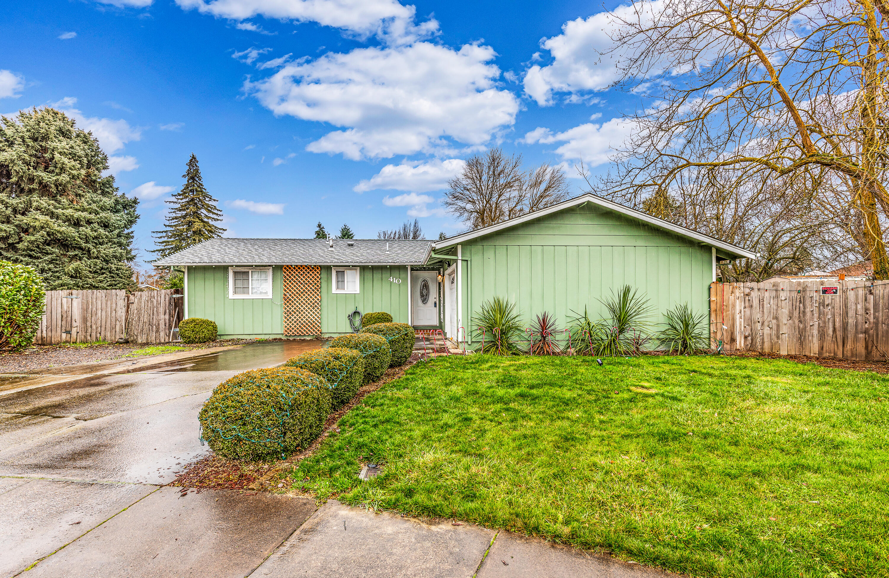 Location, location, location! Located in a fabulous area of NW Medford, this updated home features 3 bedrooms, 2 full bathrooms, 1136 sq ft, 0.21 acre lot, galley kitchen, split floor plan, attached 1-car garage, RV parking, and much more! Previous owner had a new roof installed in 2016 and had new ductwork installed in 2017 as well. This is the perfect home for a young family, bachelor/bachelorette, or investor looking to add to their investment portfolio. This one won't last long, so contact your agent today for a personal tour, before it's too late!