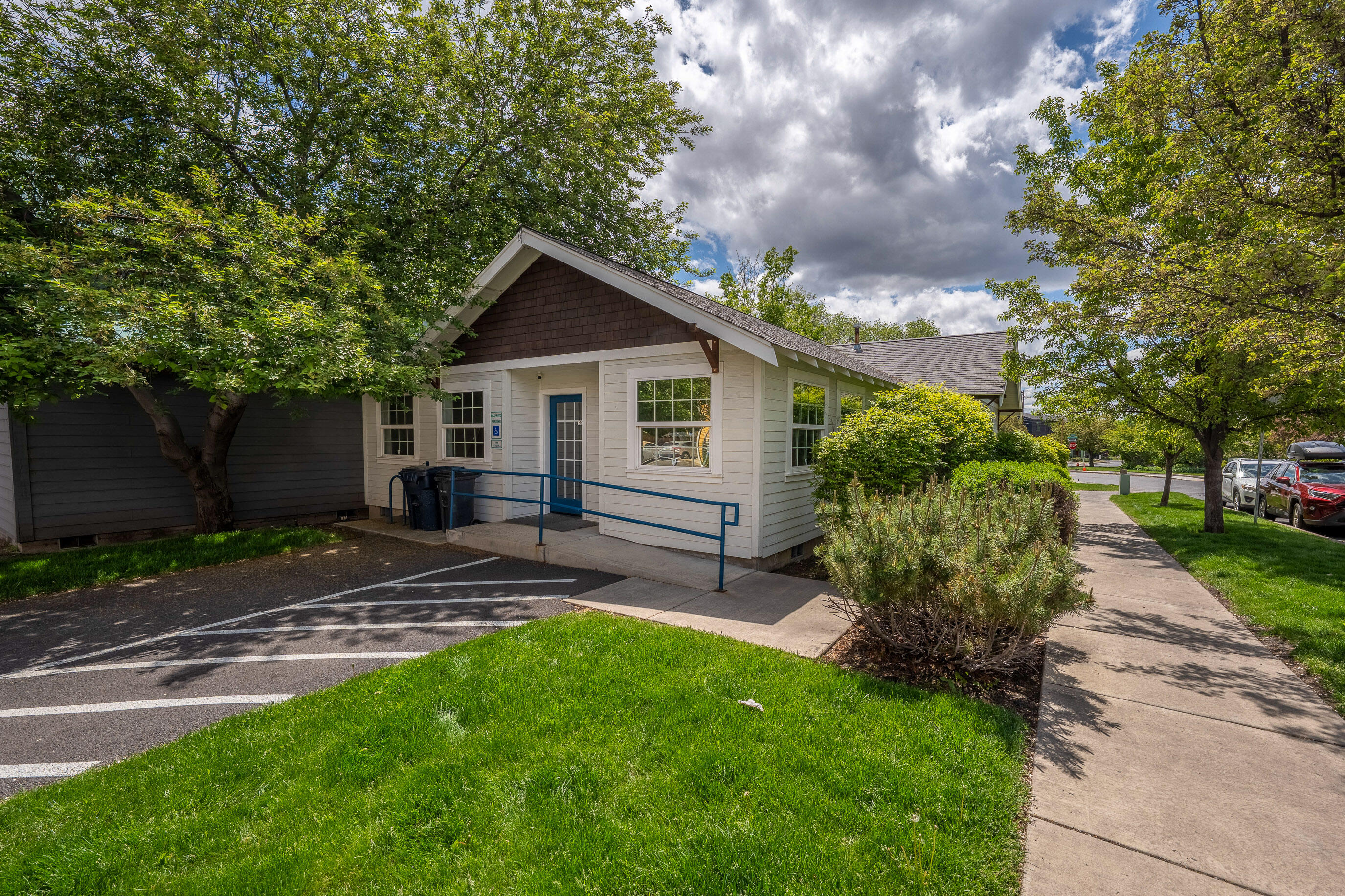 Deschutes - Commercial Sale