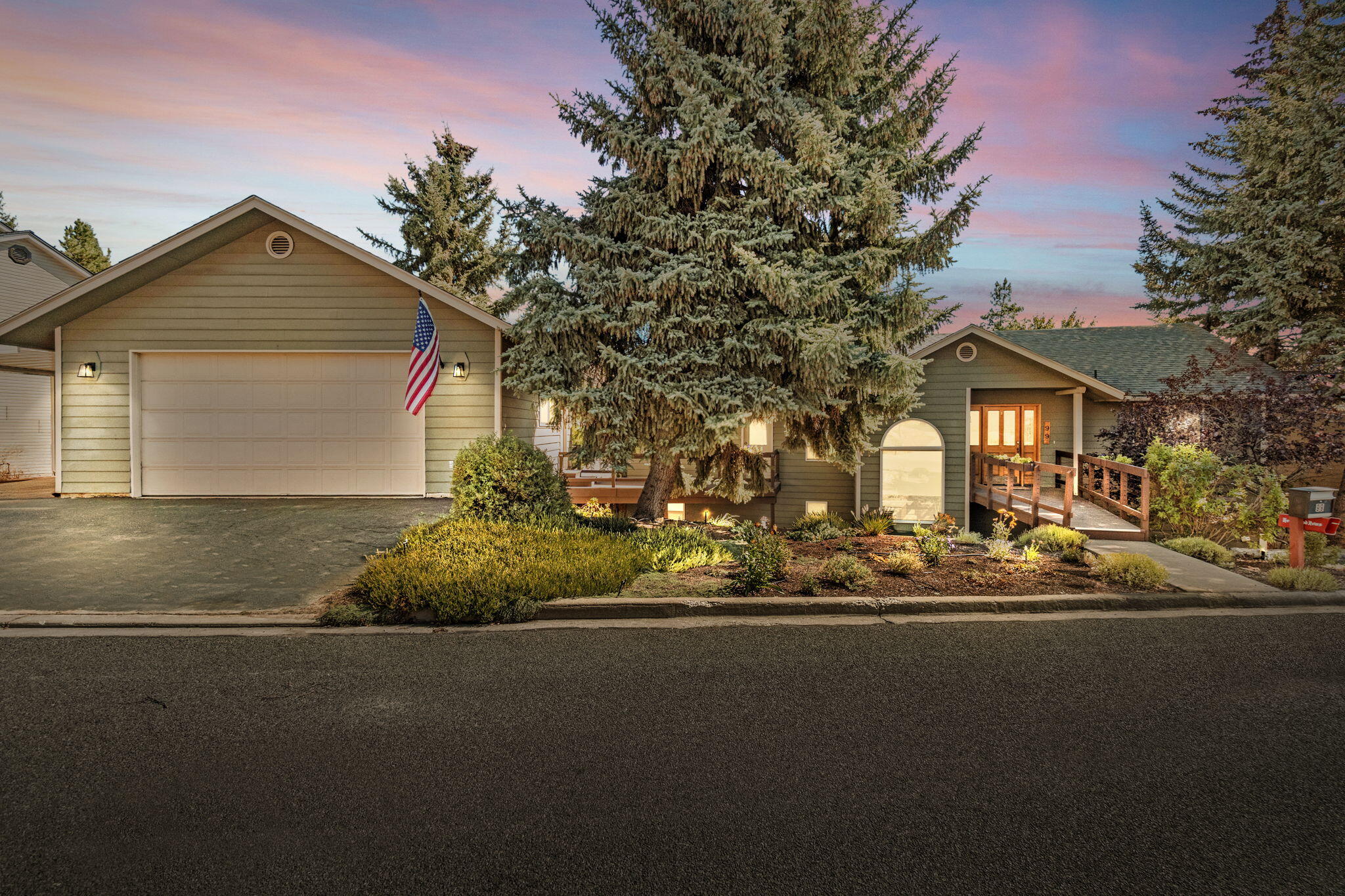 Beautifully Updated Home in Nob Hill! Welcome to your charming, turn-key residence in one of Klamath Falls' most sought-after neighborhoods. Thoughtfully renovated with fresh paint, modern fixtures, updated bathrooms & a cozy new fireplace adding warmth & style. Main level offers a bright, open-concept living + dining area. Well-appointed kitchen with abundant storage, a gas stove & sunny eat-in nook. A convenient half bath, laundry room & primary suite with private bath offers easy single-level living. The lower level provides exceptional flexibility, featuring a spacious living room, 2 more bedrooms, full bathroom, large storage space & versatile rec area—ideal for home office, gym or playroom. Step outside to enjoy 2 expansive decks—perfect for BBQs, entertaining or relaxing while overlooking the beautifully maintained, low-maintenance lawn. Just minutes from Sky Lakes Medical Center, Oregon Tech & Klamath Geo Trail, this home combines modern comfort, convenience & timeless charm!