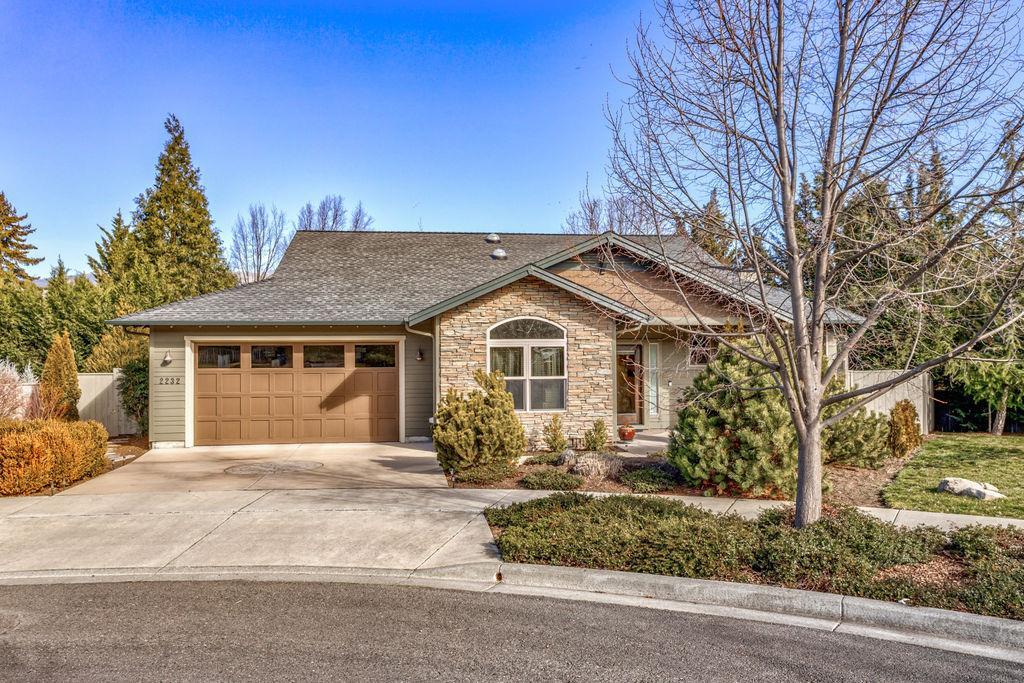 Fresh & beautiful contemporary home on desirable Chitwood Lane. From the moment you walk into this one level home you'll appreciate the warmth & sophistication. Excellent, open floor plan, oak floors in main areas, vaulted or 9' ceilings, gas fireplace, generous windows w/custom coverings & plenty of recessed lighting. The nice size kitchen features granite counters, stainless appliances w/2 ovens, wood cabinets, eating bar & pantry. The large dining area opens to the deck. A tranquil master suite, separated from the other bedrooms for nice privacy, also opens to the deck. The master bath features a spa tub & separate shower. Other features include low-E windows, recirculating hot water pump & plumbing for central vac in case you want to add one later. The back yard is sweet & private & great for BBQing (gas outlet installed) & entertaining on the covered deck. Adjacent open space & thoughtful landscaping gives this home a wonderful sense of privacy. Just beautiful!