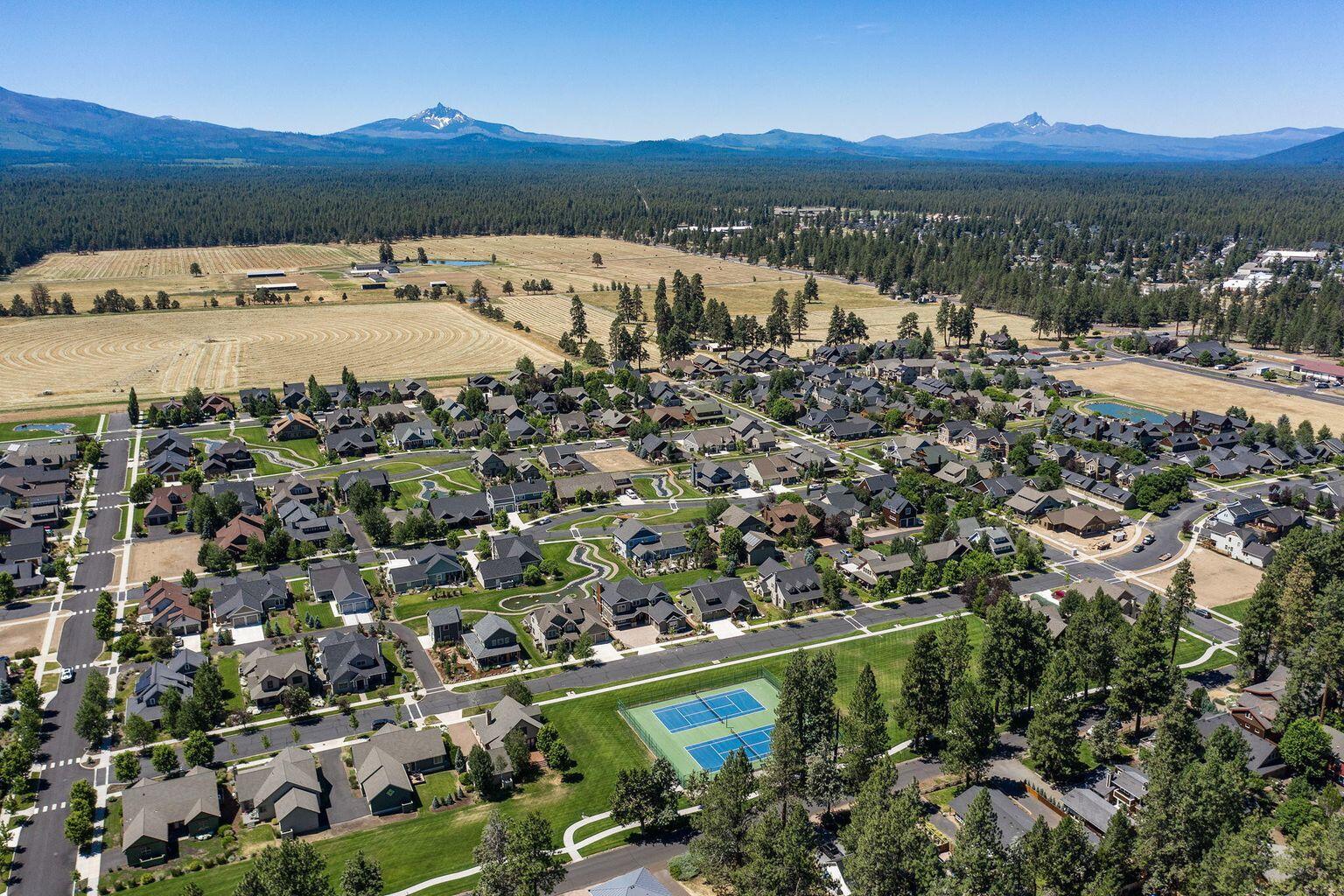 Pine Meadow Vill - Residential