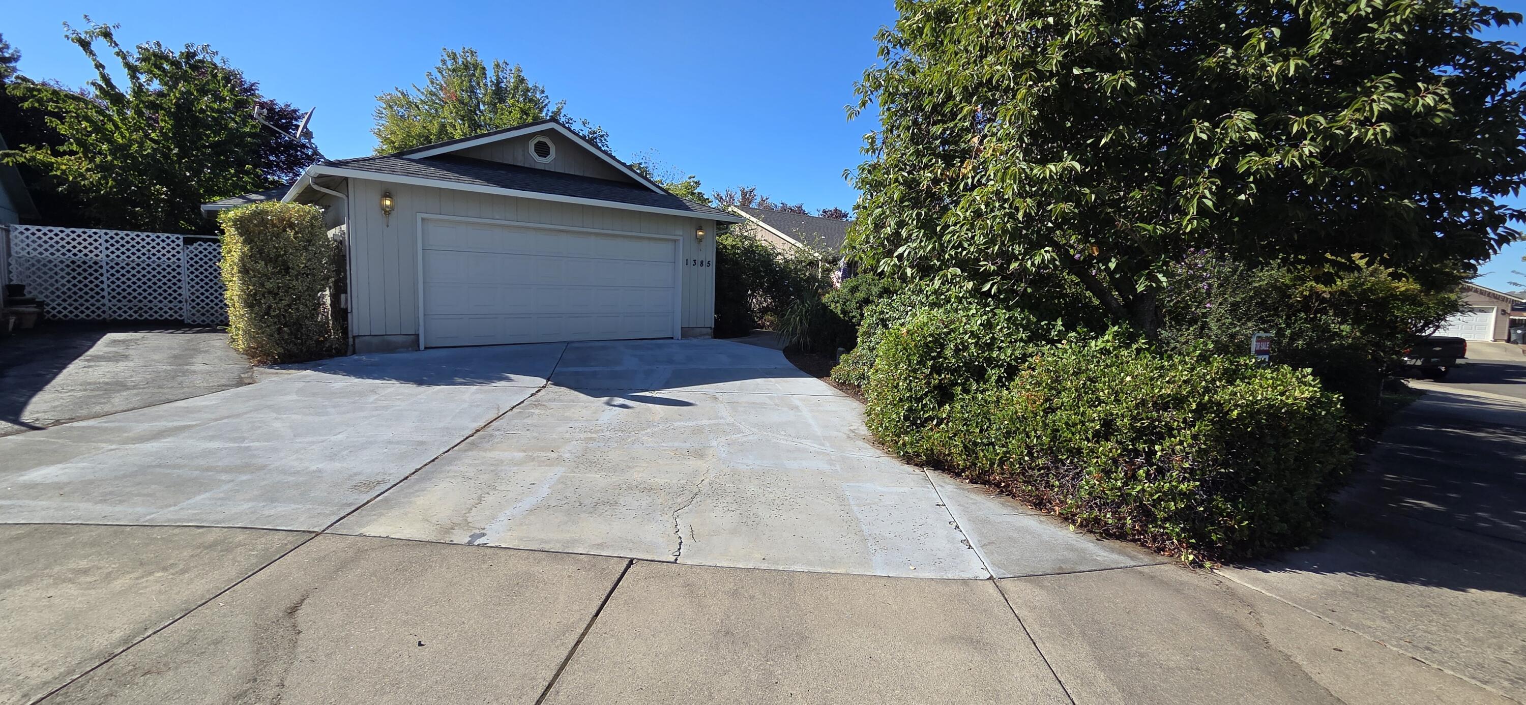MOTIVATE SELLER - Priced below market value for quick sale. Charming and well-maintained 3 bedroom, 2 bath single-family residence located in the desirable Morries Estates subdivision. Built in 1995, with approximately 1,479 sq ft of living space on a level 0.14-acre lot (~6,098 sq ft). Perfect for first-time buyers, downsizers, or those seeking a low-maintenance home.
Three comfortable bedrooms and two full bathrooms. 

Vaulted ceilings enhance the living space with a sense of openness.

Kitchen and laundry appliances included: dishwasher, range, range hood, refrigerator, washer, dryer, water heater.

Heating by forced air, natural gas; cooling via central air. Double-pane windows with vinyl frames. 

Attached 2-car garage, with large driveway and RV/boat parking.

Mature landscaping on a level lot in a peaceful cul-de-sac setting.