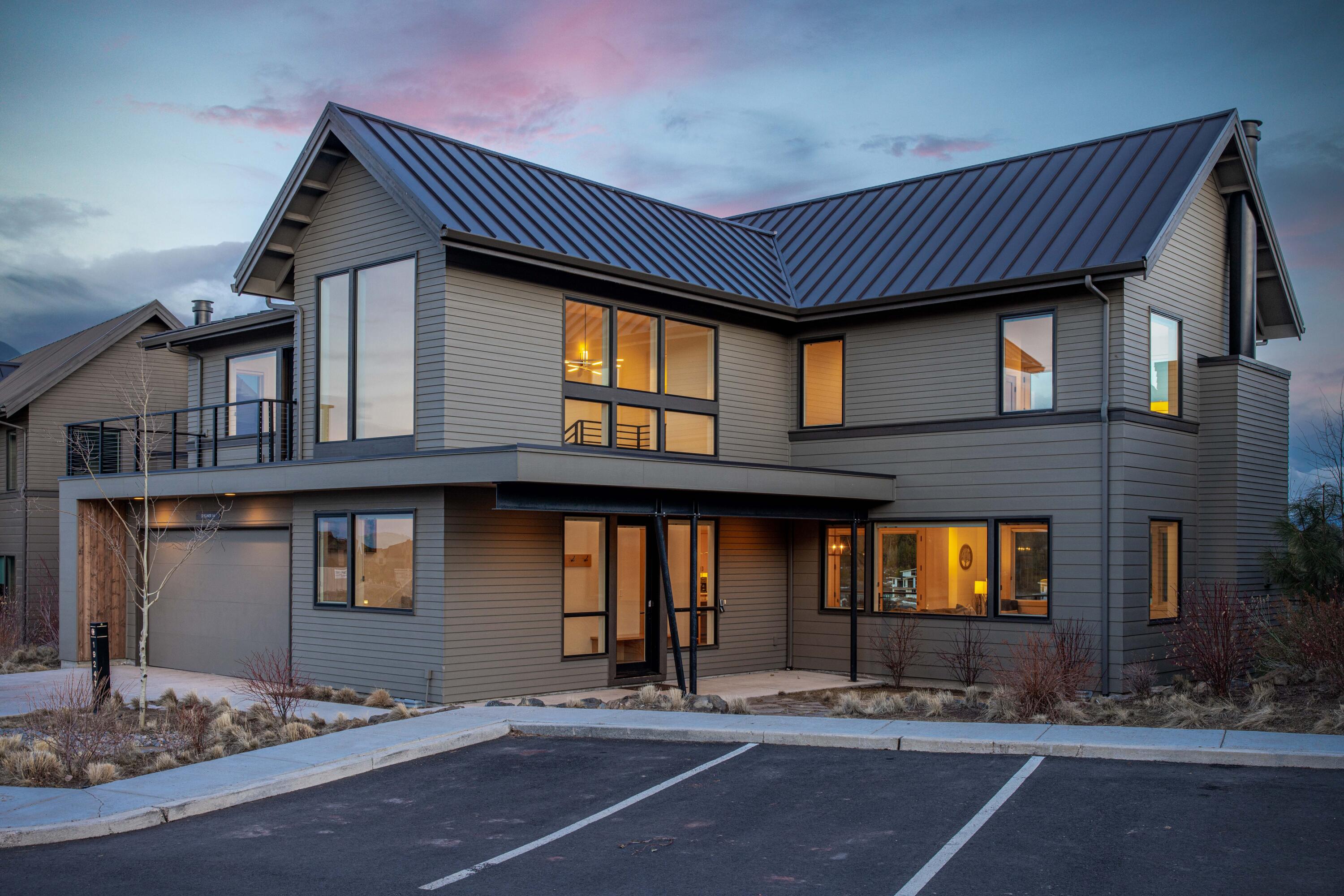 This vacation home is just over 3300 square feet, offers views of Newberry and the Paulina mountains to the South and is located steps from everything Tetherow has to offer. What is truly special about this home is that of the more than 600 homes in Tetherow, this is one of only about 40 that can be rented as an overnight rental. Designed around the idea of friends and family coming together, this layout also allows everyone enough space and privacy to unwind after a day of adventure. This Skyliner floor plan is the largest of the vacation homes and consists of 5 king suites, each with outdoor patio or deck access. With a sleek and luxurious feel, it is clear that the designer selected finishes and furnishings will appeal to even the most discerning eye. Also, since the home is being sold fully-furnished and turn-key, you won't have to lift a finger! These homes were built around making memories and with the pool, restaurants, golf and endless backcountry adventures at your doorstep.