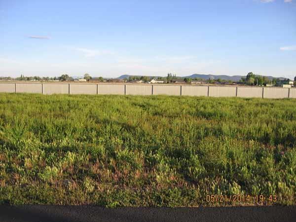 Great Price On This Nice Lot With Beautiful Mountain Views In Summerfield Residential Community. Large Enough For Your New Mfg. Home And A Small Garden, Small Enough That There Won't Be A Lot Of Yard Maintenance! Potential Buyers May Apply For Financing With Rogue Federal Credit Union;s Lot Loan Program. Water Is Billed Monthly Through Rfcu And Runs Approximately $40/Month Depending Upon Usage.
