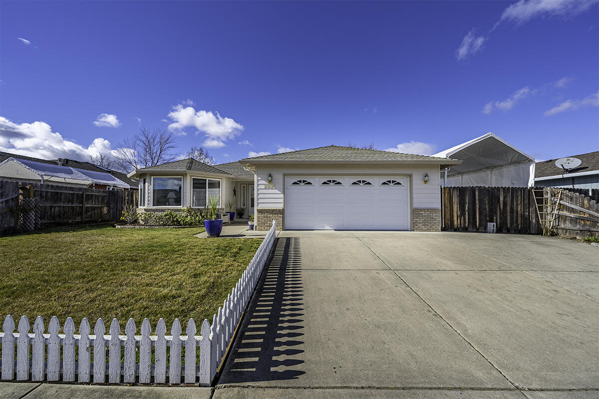 This is a  very well maintained and well built home in great SW Medford neighborhood!  this home has a very comfortable floor plan with a separate living room and a family room, spacious master suite with walk-in closet. larger than normal bedrooms, Skylight in hall bathroom. Extra linen storage in hall. Large indoor laundry room with extra cabinet storage. there is a large covered deck and a well sized private back yard. There is storage for yard tools and lawn mowers, Plus RV PARKING.
Don't miss out and Make your appointment to view this home today