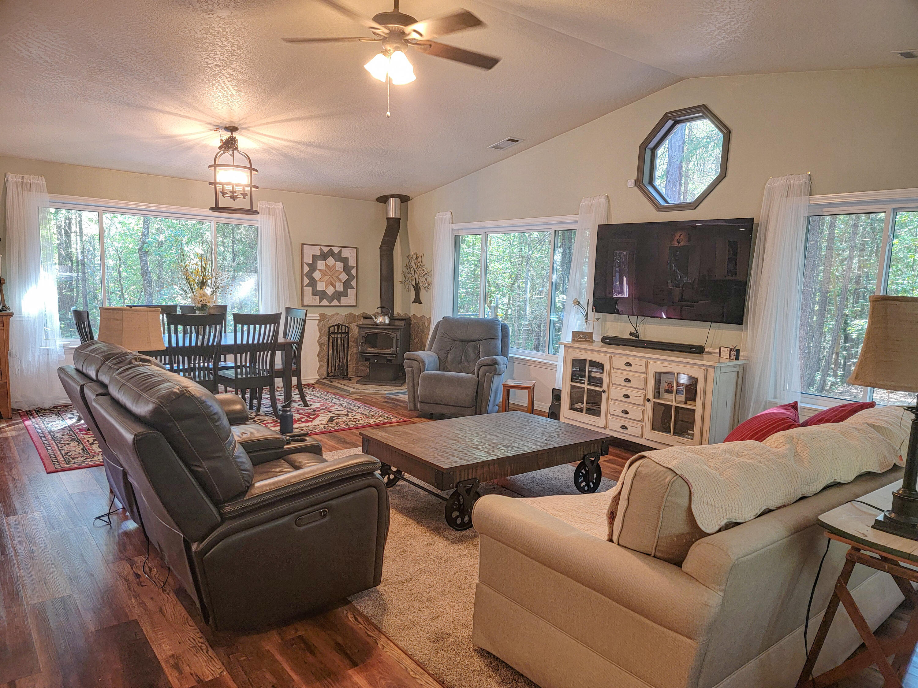 Cedarcrest Est - Residential