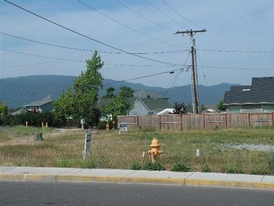 Bring your own builder and plans! Close to Central Point. Adjacent lot also available.
