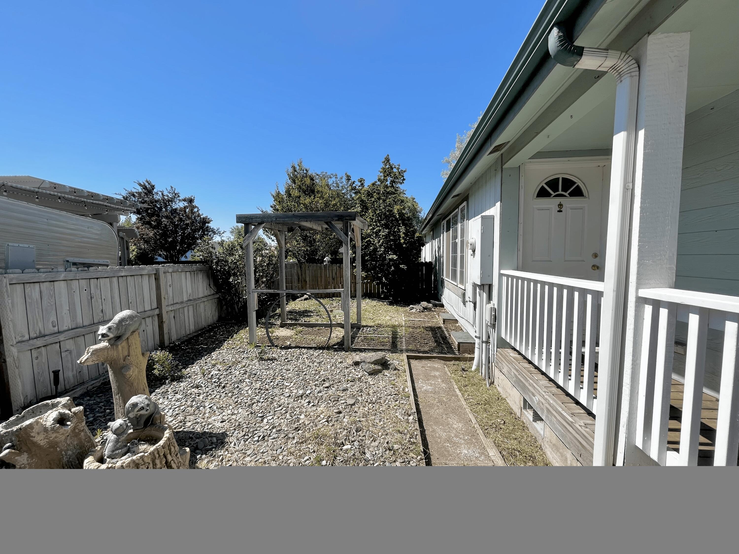 Ni Lah Sha Village - Residential