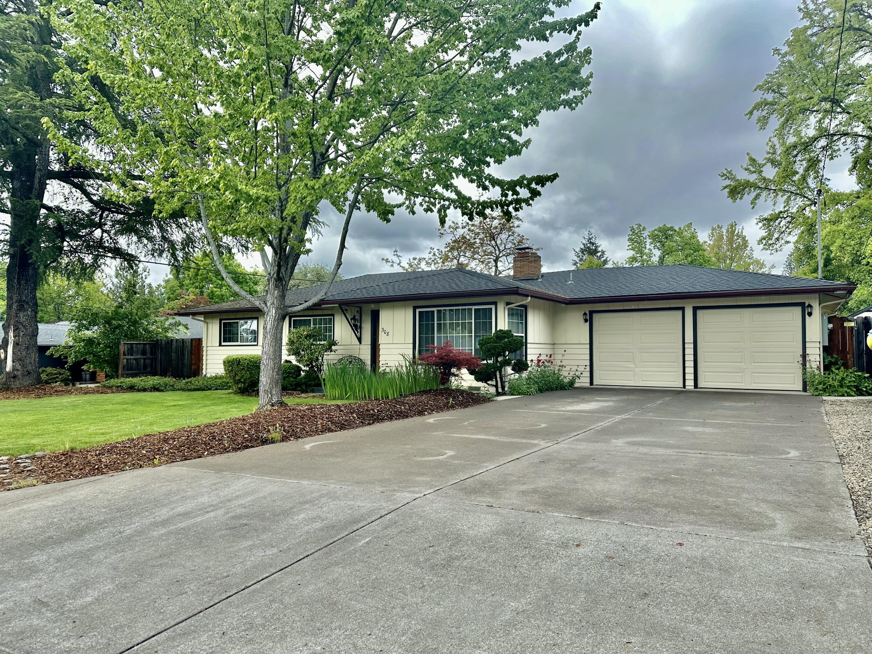 Location, Location, Location! Located just off of the backside of the Rogue Valley Country Club, also in the Hoover Elementary school district, and within a minute of the Rogue Regency Medical Center, this home is very well situated. 3 bedrooms and 2 baths, with either an office or a 4th bedroom, hardwood floors and a cozy fireplace to welcome you home. 
This well maintained home has been gone through with a fine tooth comb. The large kitchen and living room make for great entertaining. Step out back and you will find yourself sitting around the fire-pit telling stories, or enjoying the beautiful landscaping. There is much to enjoy about this home and the impeccable care that has been given to it. Schedule your appointment today.