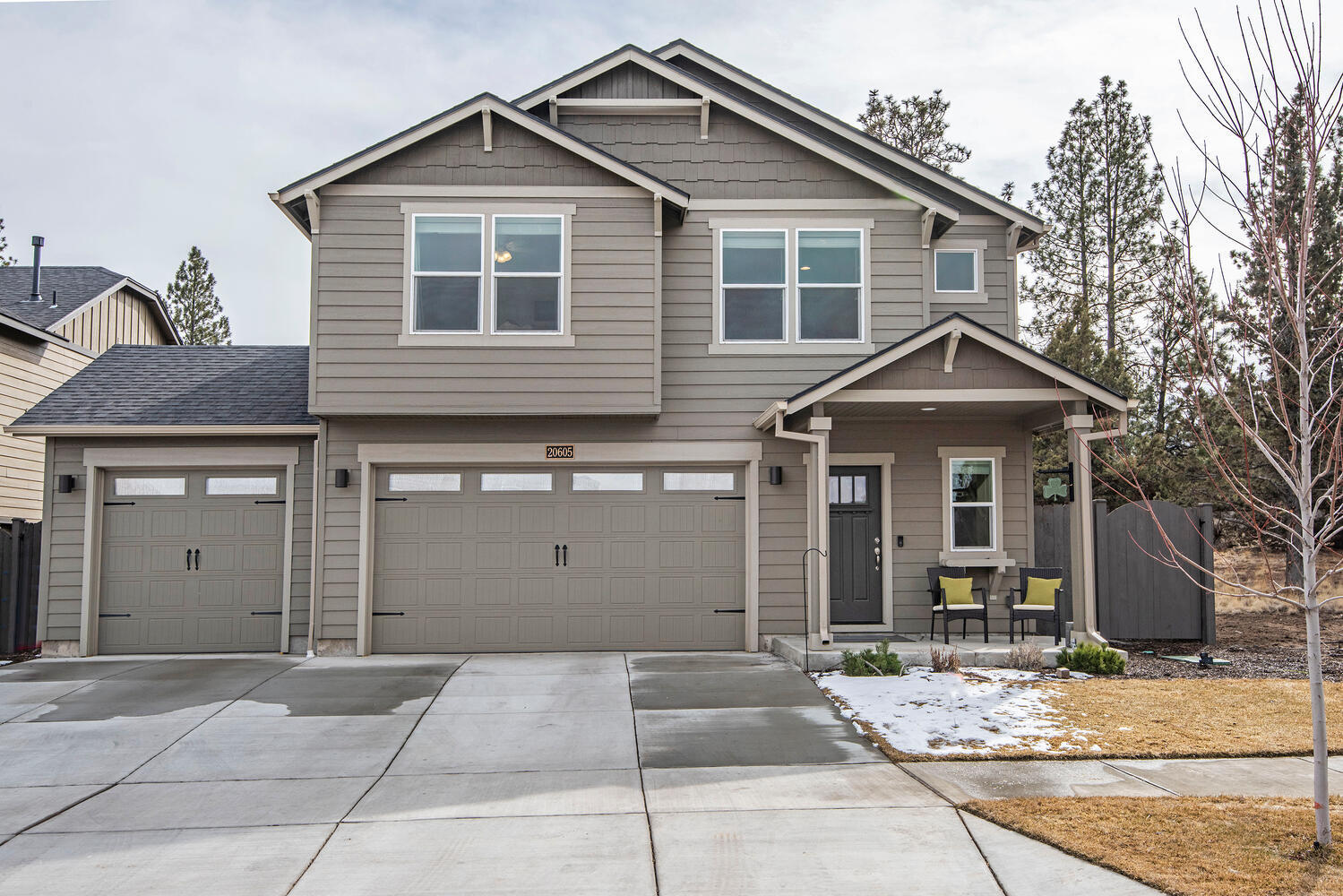 A wonderful newer home in the desirable Cascade Heights. the open layout features attractive LVP flooring, quartz counters in the kitchen, an upstairs loft that allows for lots of sunlight, and a generous master bedroom with a soaking tub. The three car garage stands out in this home, and the fenced  yard is private and low maintenance. This home would make a great choice for a buyer looking in the burgeoning quadrant of SE Bend.