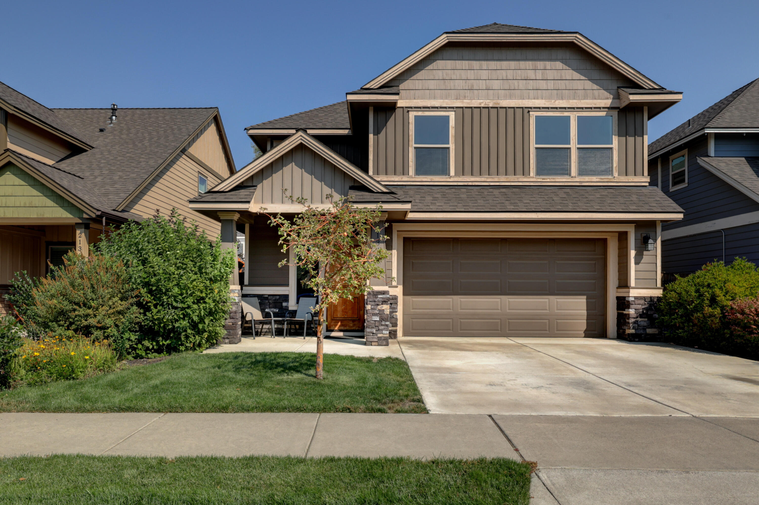Great newer neighborhood in NE Bend!  Main floor has beautiful laminate floors, kitchen island, with stainless steel appliances.  The open living room features a gas stone fireplace with vaulted ceilings.  Nice big master shower and bath. This HOA community has a pool and a 4 acre park your dog and kids will love!  Seller is happy to consider a credit to buyer.