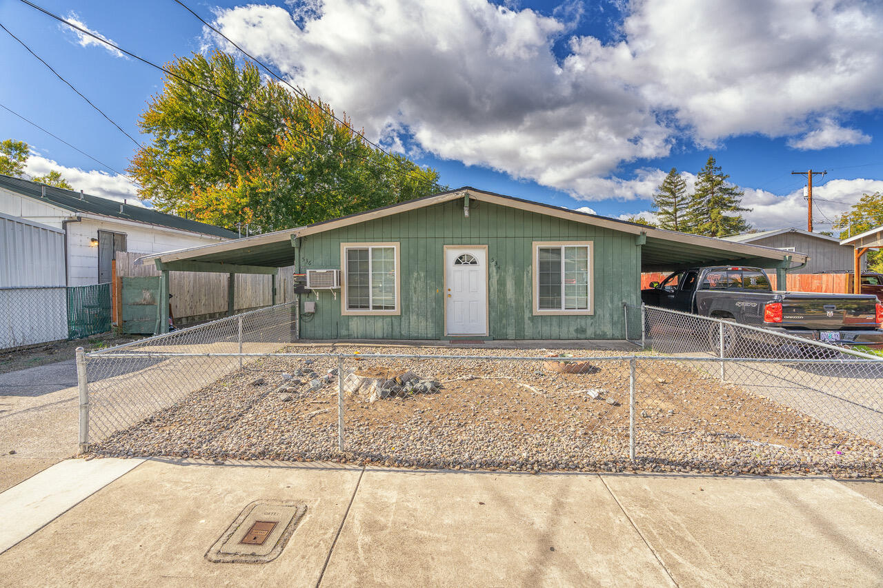 This single level duplex features two units of 988 square feet each, with 3 bedrooms, 1 bath and a private yard. Located near Washington Elementary School and Union Park, this duplex has been well maintained with new fixtures, counters, mirrors, windows and floors. Priced to sell, you won't want to miss out on this great investment property.
