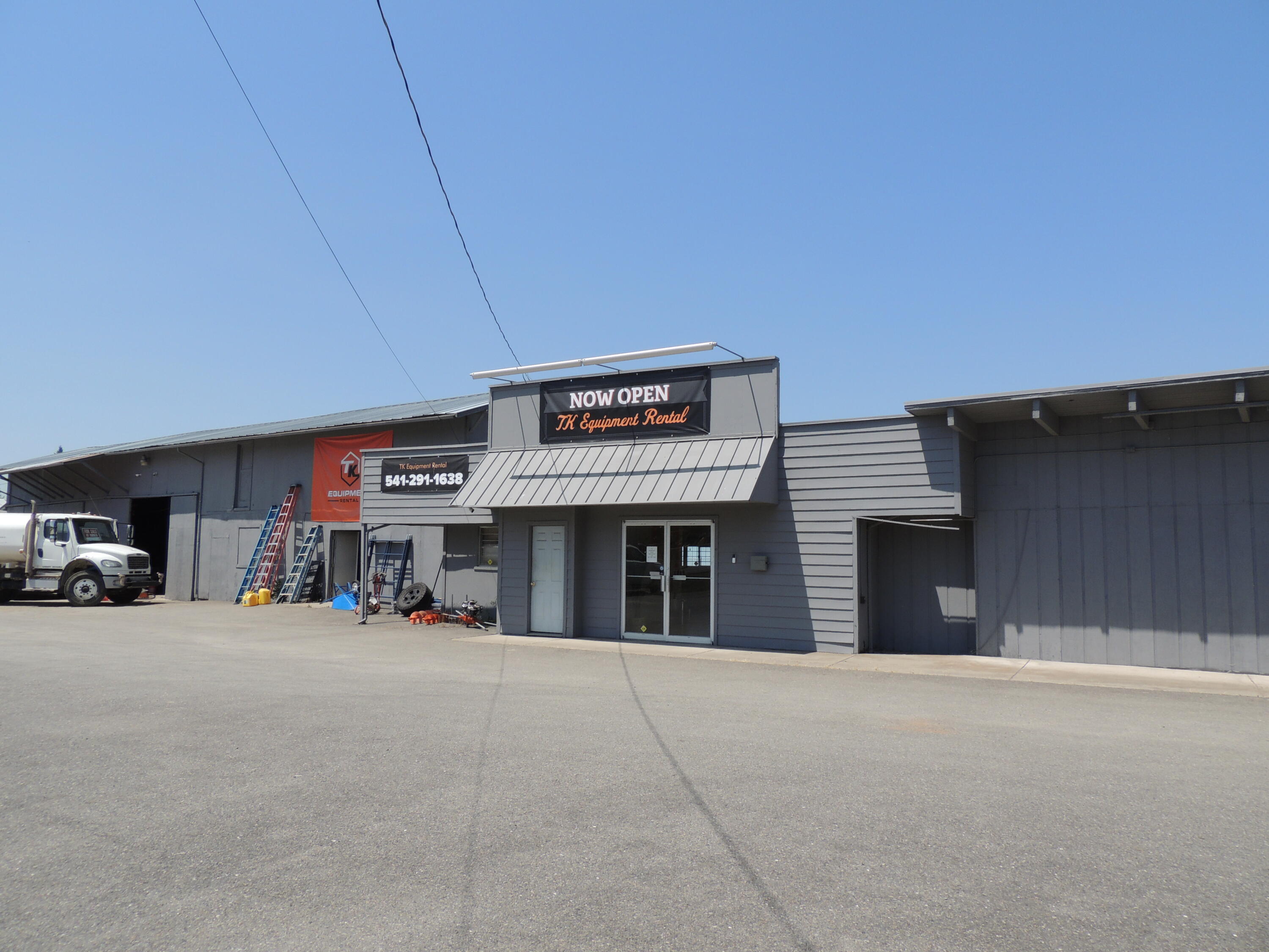 Prime Commercial Property - High-Visibility Location on Highway 199
Exceptional commercial opportunity located at the last stoplight leaving Grants Pass, at the prominent intersection of Redwood Highway (Hwy 199) and Dowell Road. This high-traffic ''hard corner'' boasts approximately 30,000 vehicles per day, offering unmatched exposure in one of the region's most desirable and rapidly developing areas.
Over 600 feet of prime highway frontage.

Total of 5 tax lots encompassing multiple buildings with income-generating rental potential. Multiple access points from Dowell Road for ease of ingress and egress. Zoned to accommodate a wide range of commercial uses

Two on-site wells and connected to City Sewer. Power and natural gas available on the property

This location is ideally suited for businesses seeking maximum visibility and growth potential. Buyers are advised to conduct their own due diligence regarding zoning, utilities, and permitted uses.    24 hr notice requir