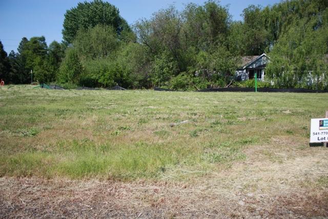 Willow Creek Estates! What a nice subdivision. Great location near schools. This subdivision offers 10 ft. Street lights, path to Lone Pine Rd., and really nice natural landscaping. (1/2 acre common area)