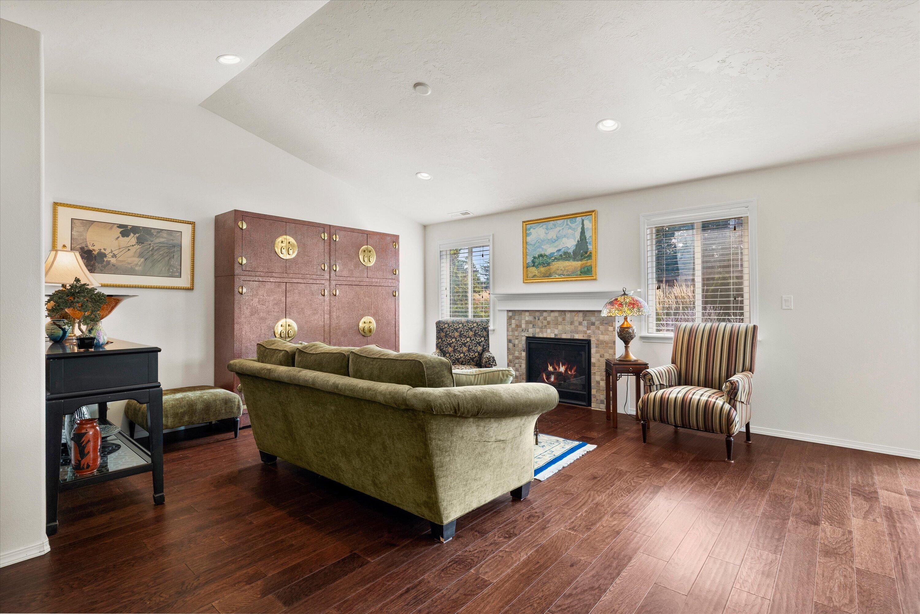 Pettigrew Place - Residential
