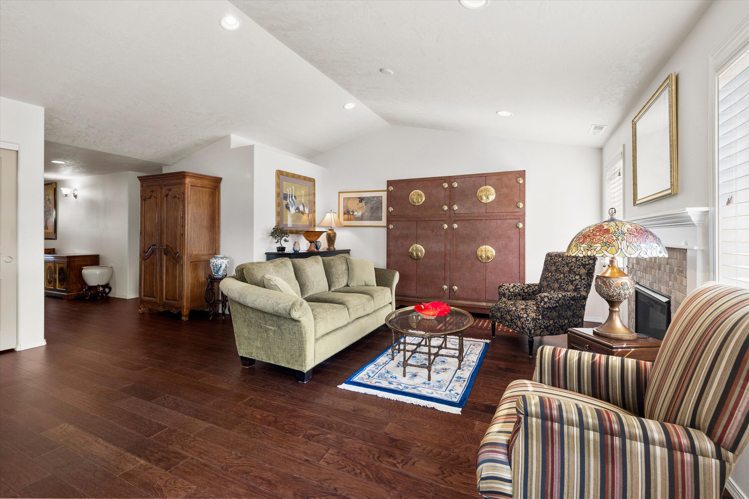 Pettigrew Place - Residential
