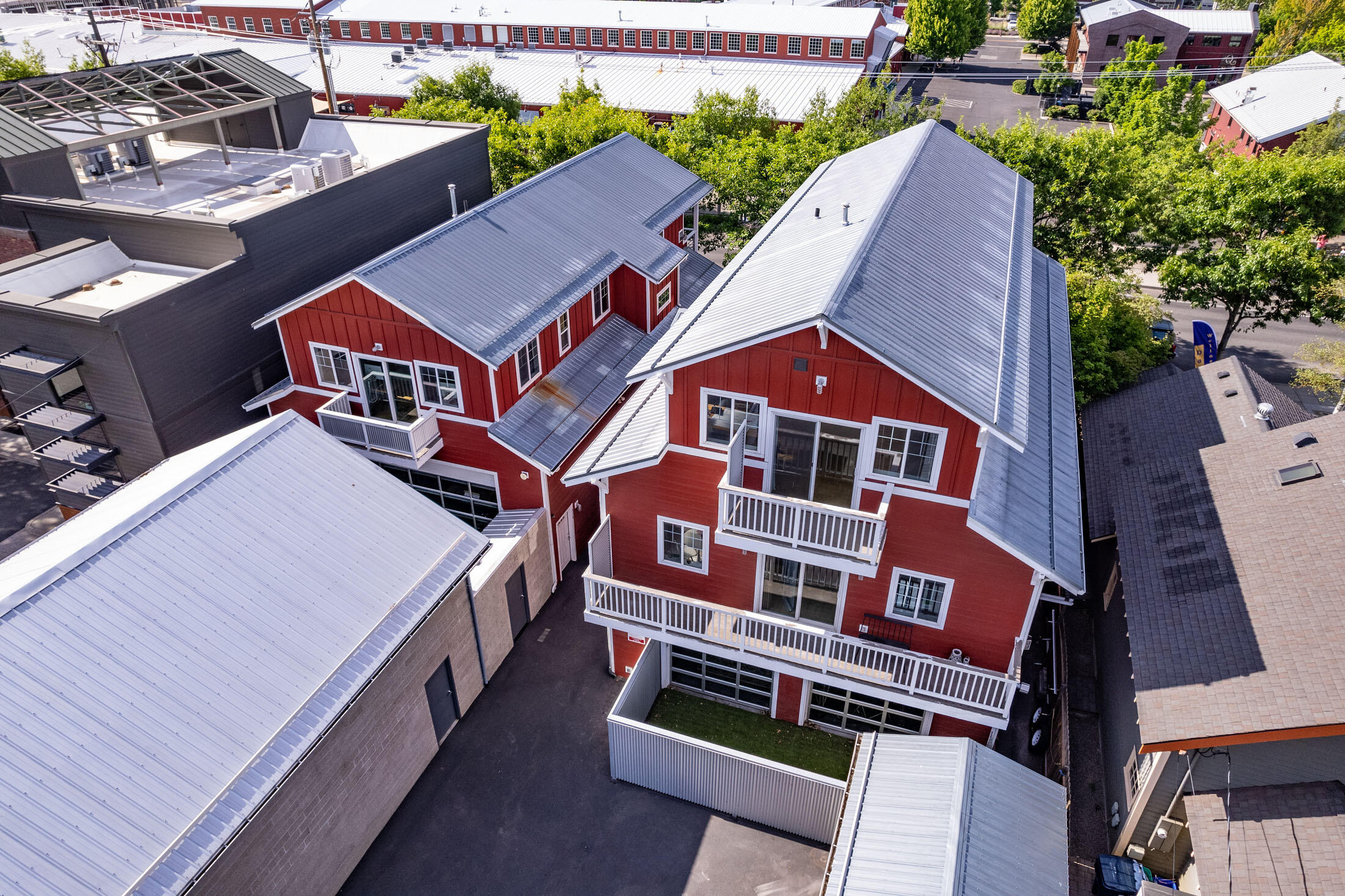 Deschutes - Commercial Sale