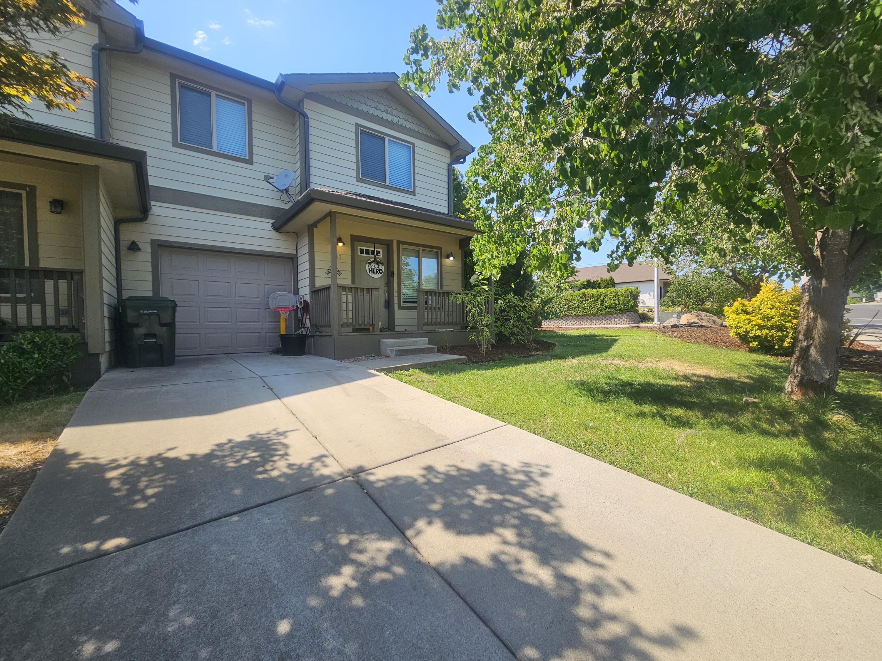 Welcome to this charming 3-bedroom, 2.5-bathroom home on a desirable corner lot. With 1,278 sq. ft. of living space, this cozy 2-story home offers a perfect balance of comfort and style. Built in 2005, it features a welcoming living room with a gas fireplace, ideal for cozy nights in. The kitchen is efficiently designed with functional counter space and room for barstools, making it great for casual meals or entertaining.