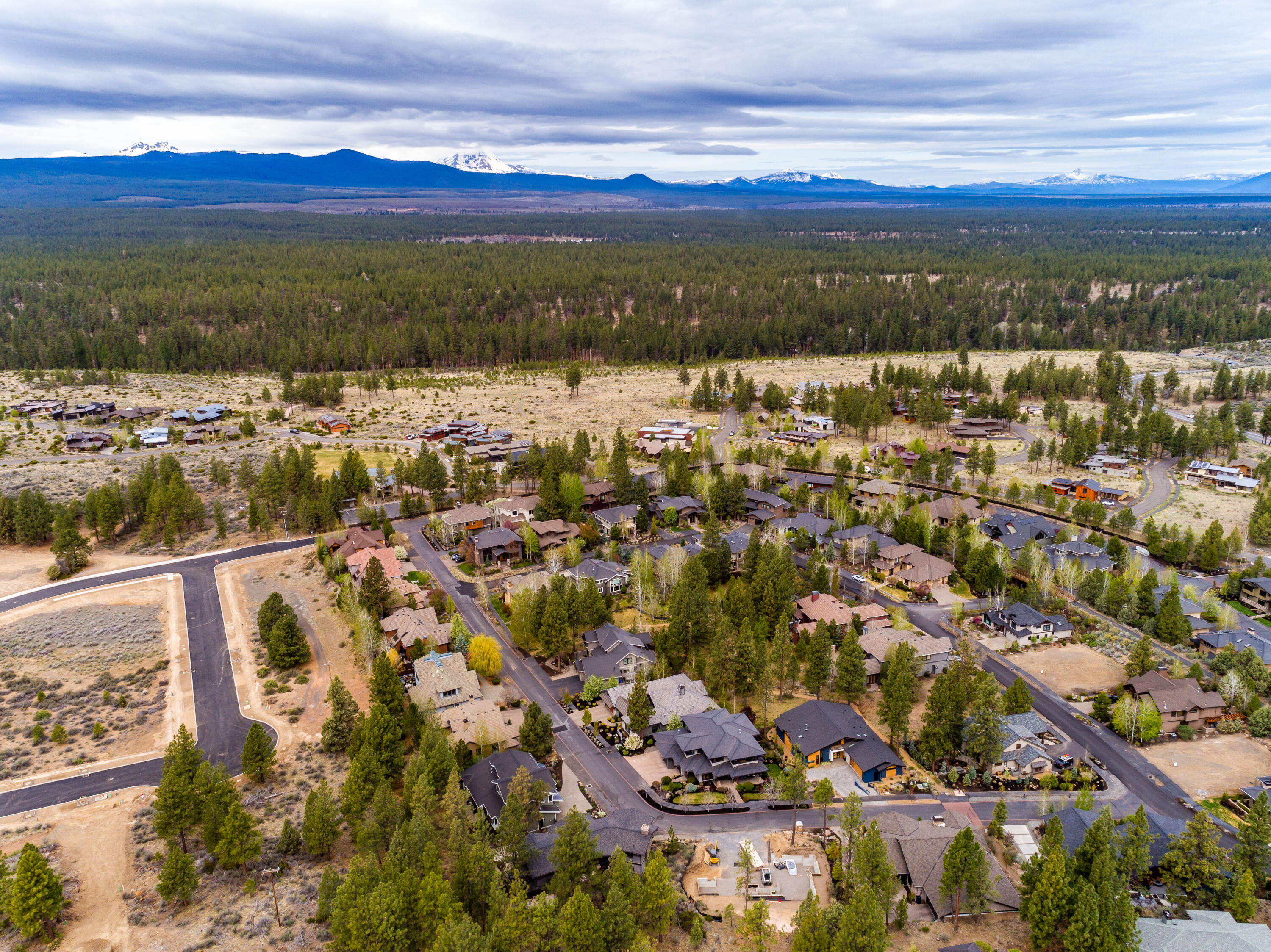 Three Pines - Residential