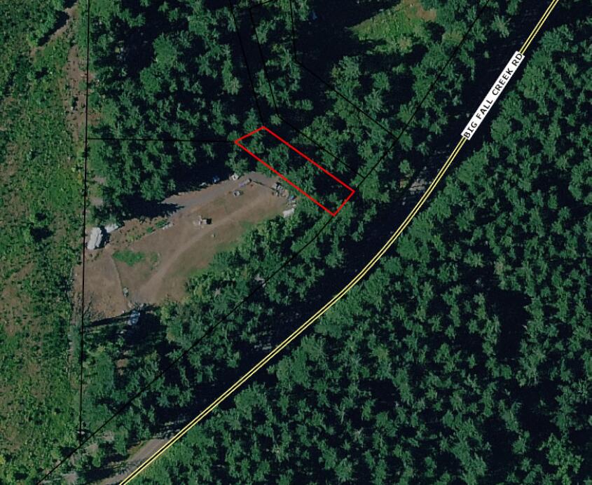 Approximately 15 minute drive from the town of Lowell. WOW, a beautiful location across from Fall Creek Lake Reservoir. This lot can be enjoyed as a nice recreational destination, close to camping, fishing, hiking and boating. Or perhaps build a home for year round living. Either way, what a great opportunity to enjoy some nature. GPS Coordinates 43.9623 - 122.6988