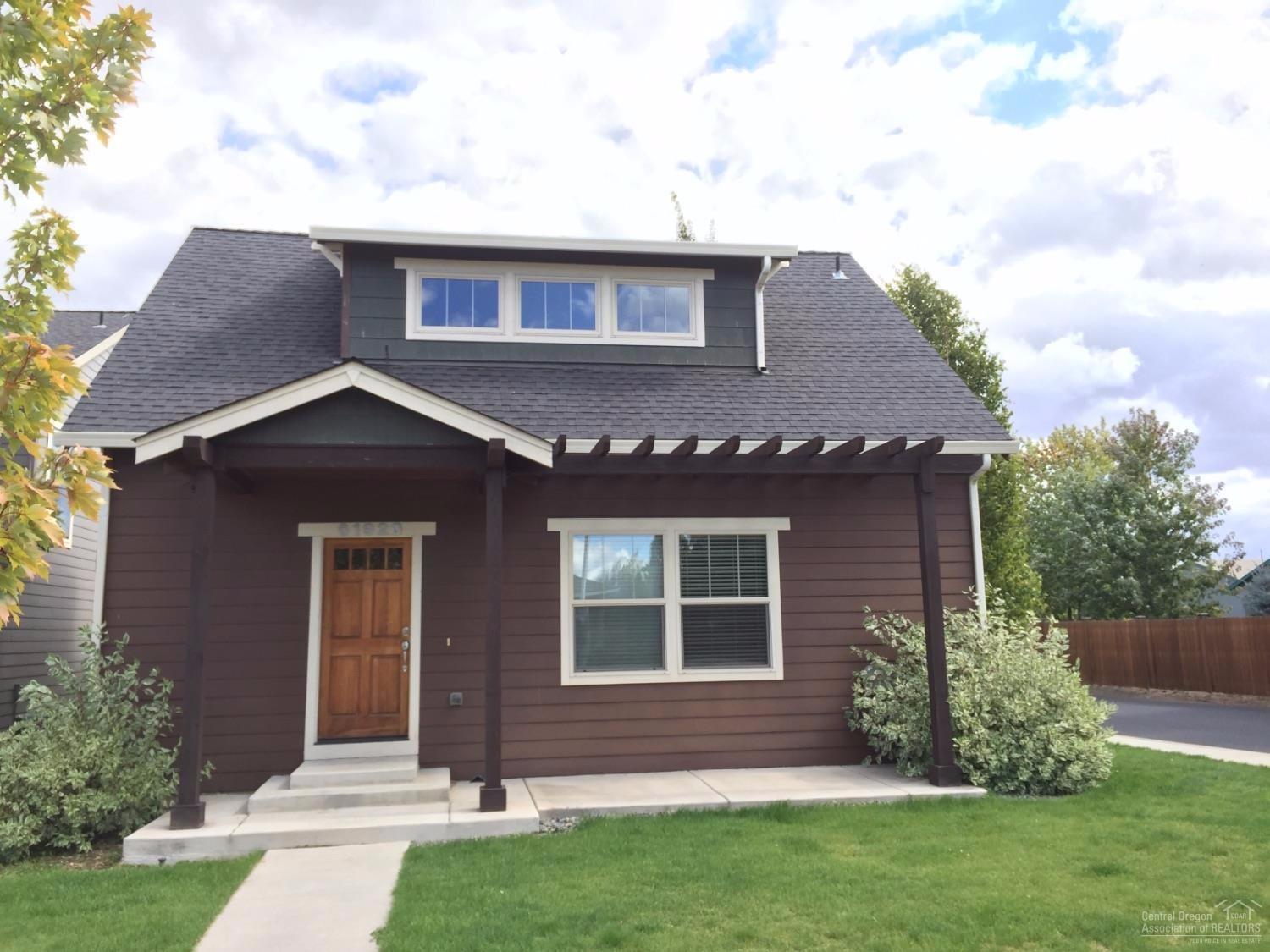 Hurry! Corner lot, Master Suite on Main Floor. Slate entry, gas fireplace with built in book cases in living room. Hardwood floors, stainless appliances. Fully landscaped. Disclosure: Listing Broker has ownership interest.