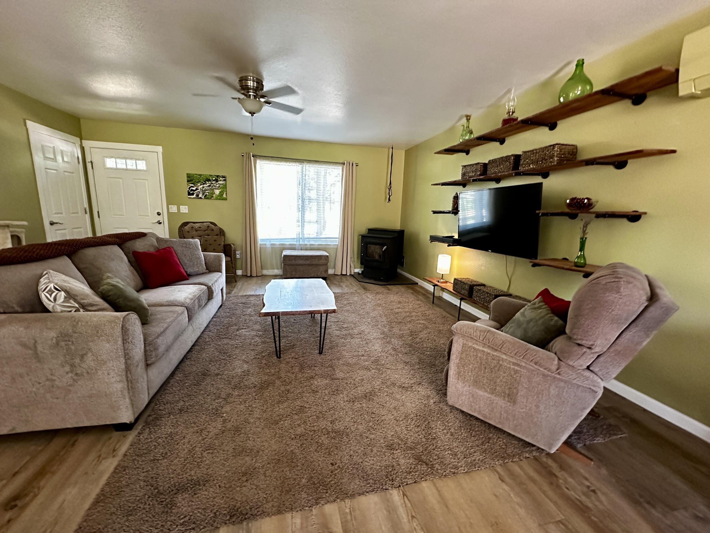 Wagon Trail Acreages - Residential