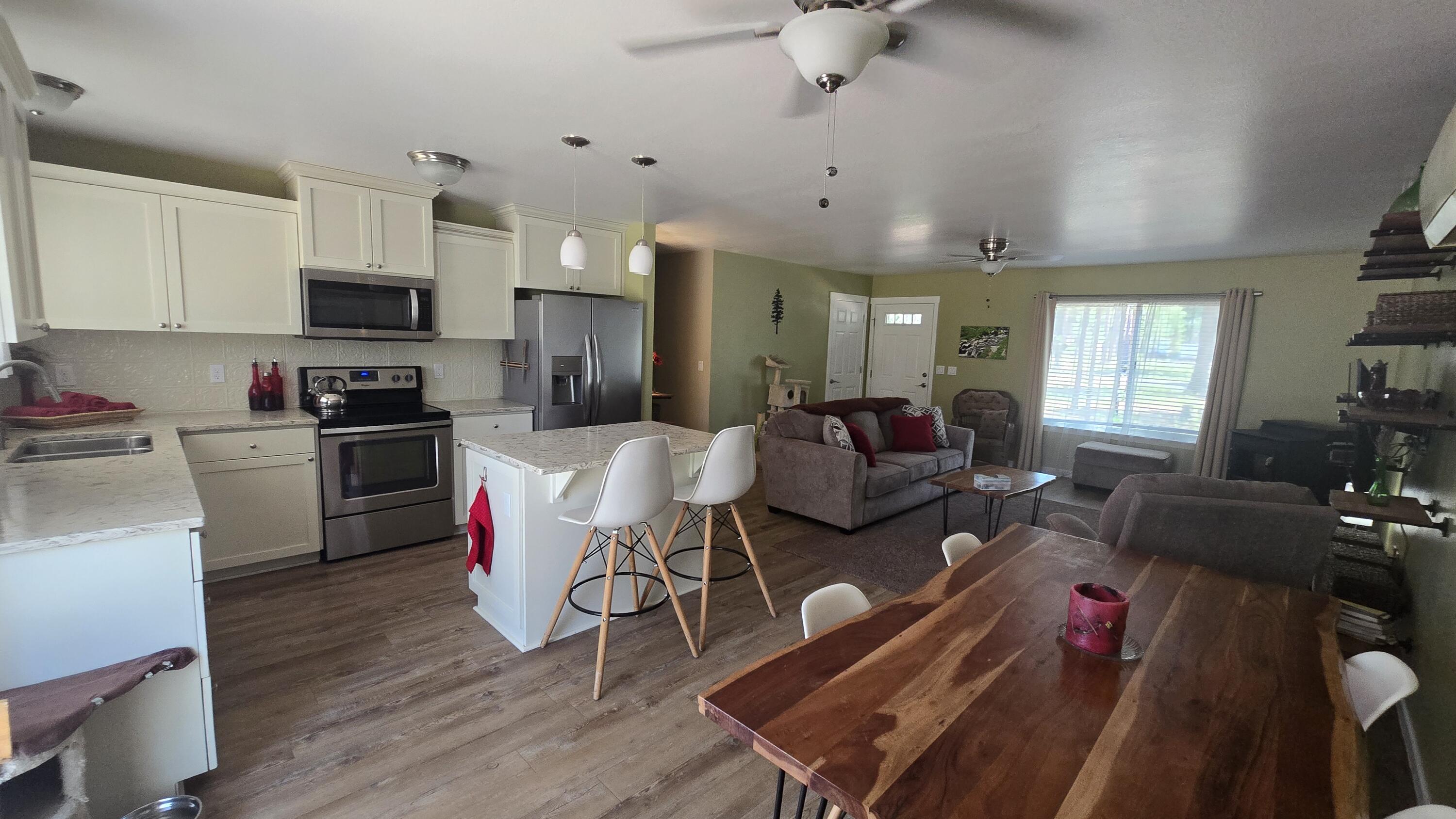 Wagon Trail Acreages - Residential