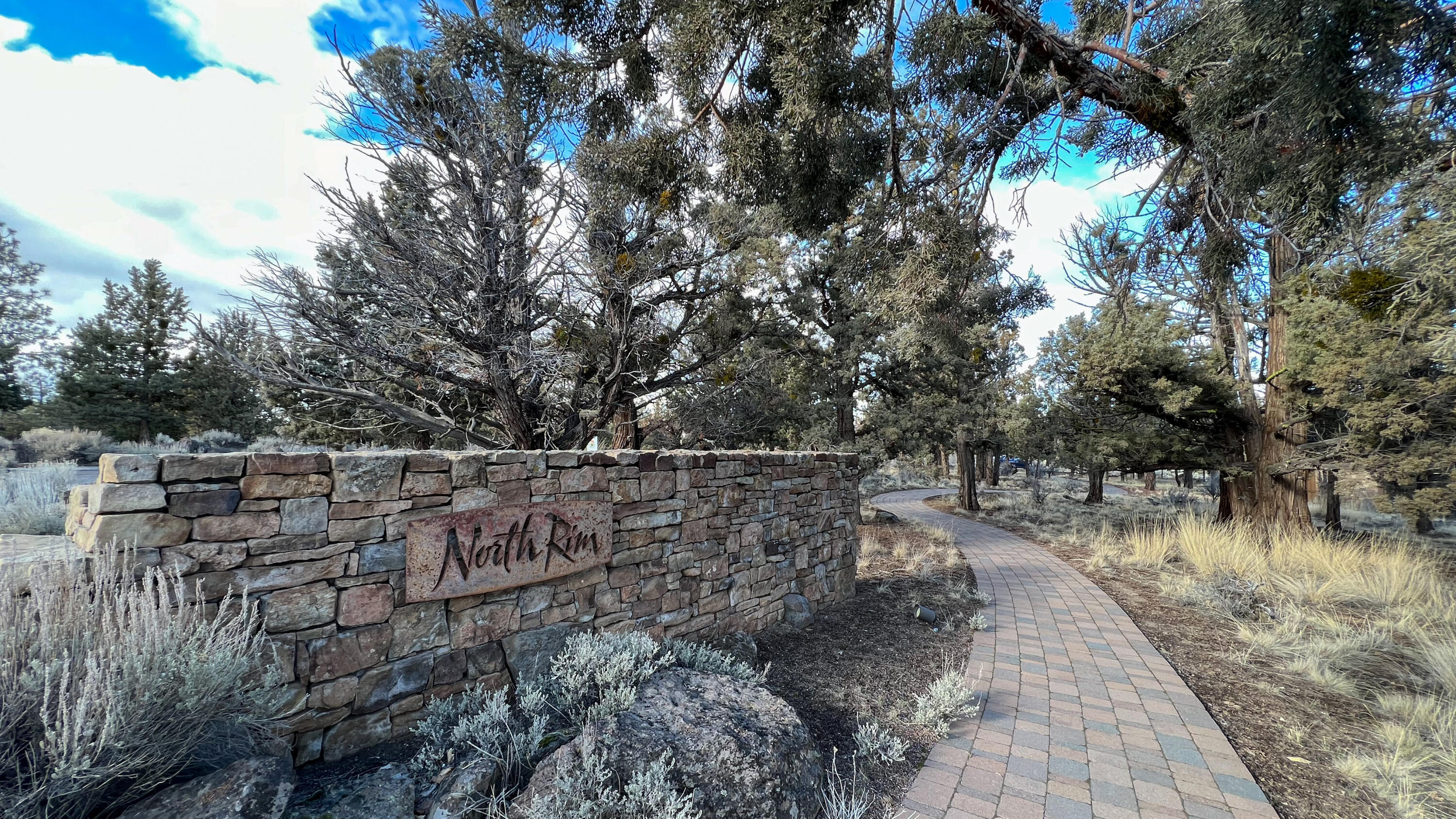 North Rim - Land