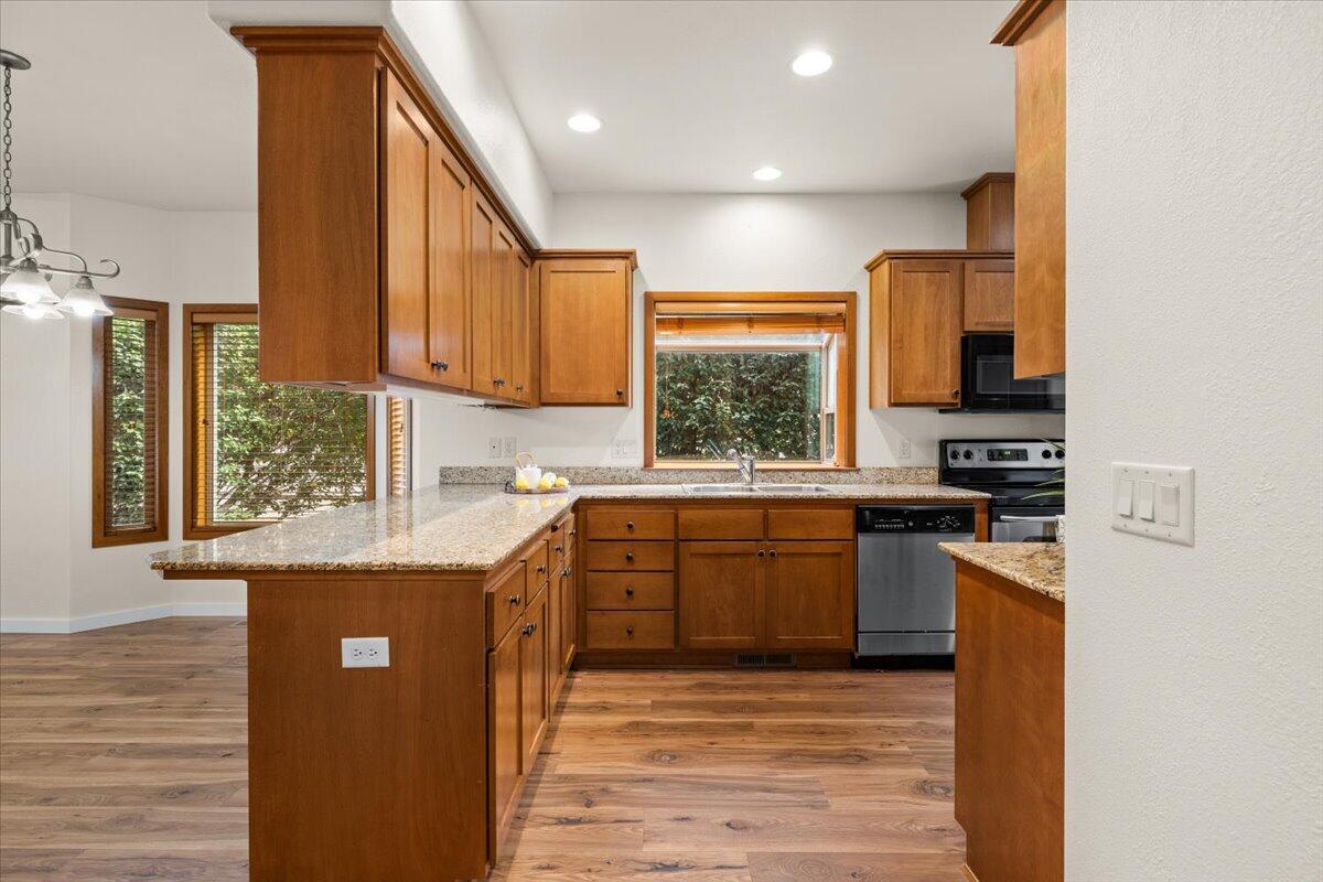 Alderwood Townhomes - Residential