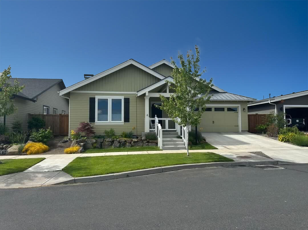 This stunning home boasts impeccable maintenance and feels like new. The spacious single-level living offers a comfortable and open atmosphere, with a generous 2178 sqft of living space. The property includes 3 bedrooms and 2 bathrooms, providing ample space for a family or guests. The backyard is an oasis, featuring Astroturf that is drought-resistant and low-maintenance,
making it the perfect space for outdoor entertainment and relaxation. Don't miss out on the opportunity to make this turn-key home your own!