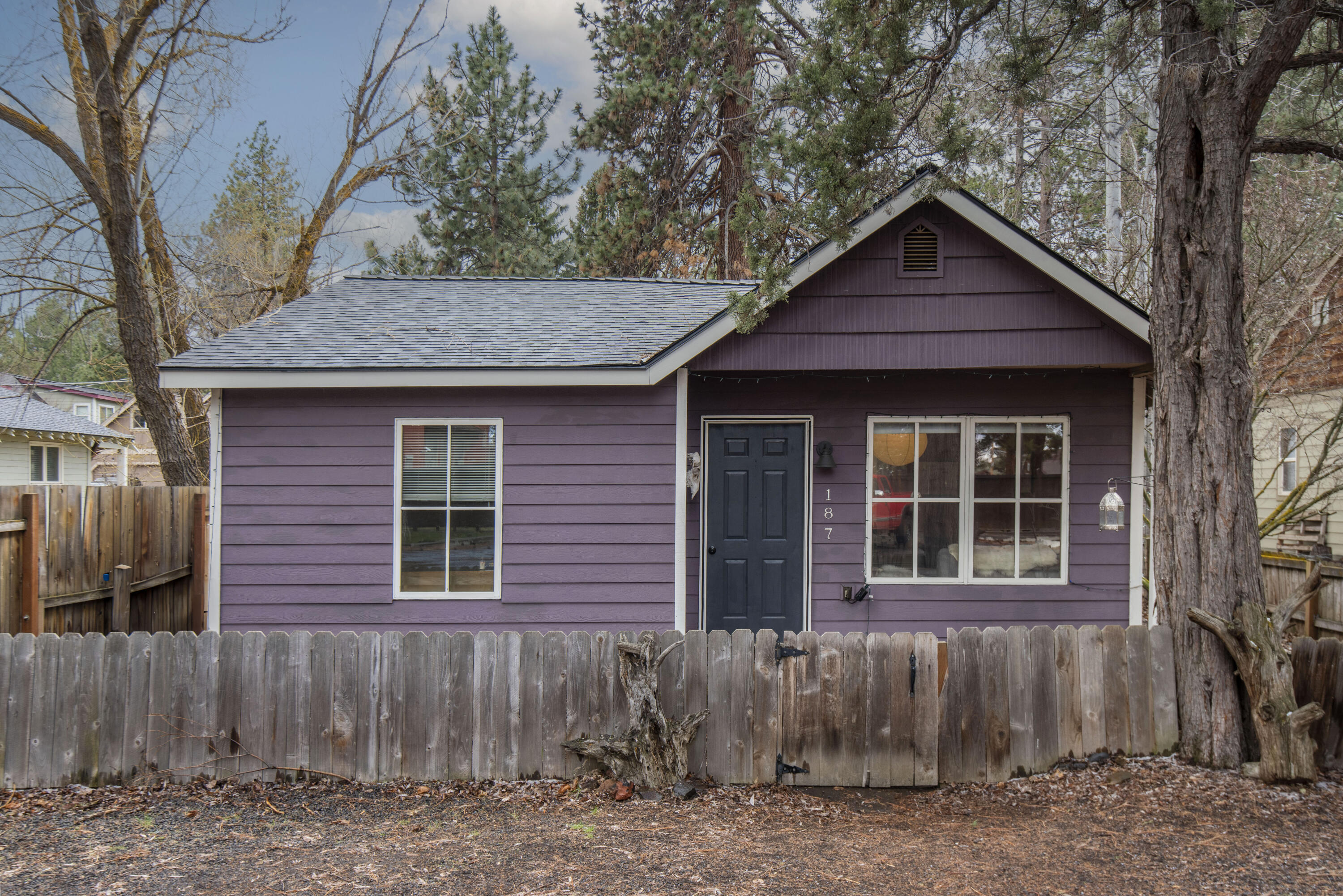 Dreaming of your own cottage in the heart of downtown Sisters?
This charming 2 bed/1 bath, recently remodeled home may be it! 
A gem, featuring new roof, floors, plumbing, remodeled kitchen, fresh paint, pavers, new blinds/light fixtures, etc. In addition to the sweet cottage there is a large storage building, covered porch, fenced yard and alley access.
The perfect location to take in all that Sisters has to offer, yet feels like a private retreat!
This lot is zoned multi family residential. Confirm with the city-approved for development/ADU/etc.