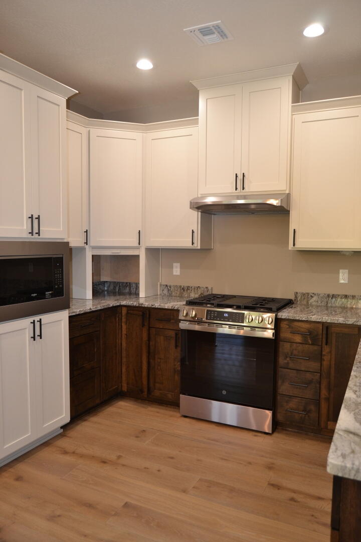 The Pinnacle At Meadow Wood - Residential