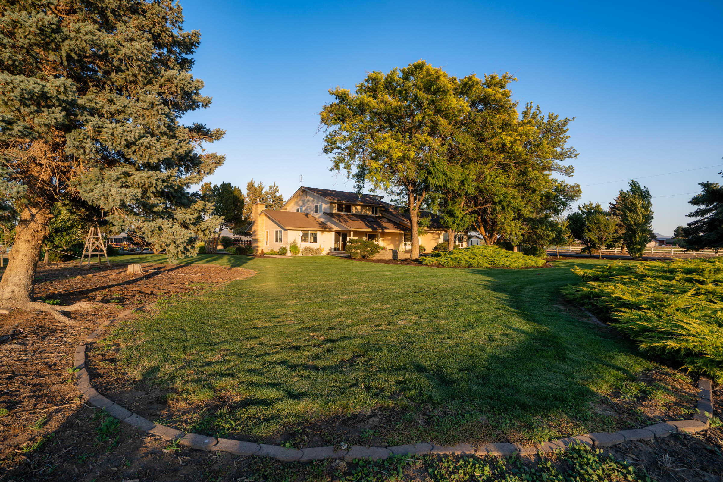 CLAJ - Farm
