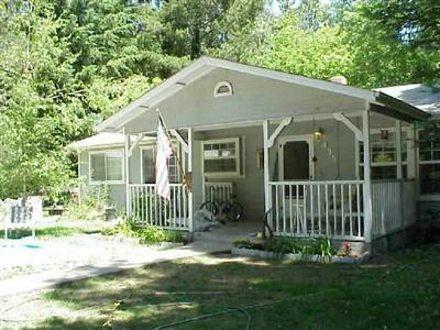 Delightful 1,168sqft. 2 Bedroom (Possible 3 With Conversion Of Utility Room), 1.5 Ba Home On 1/2 Level Acre In Park-like Setting Close To Chinook Park. Mature Trees, Detached 2-car Garage/Shop.