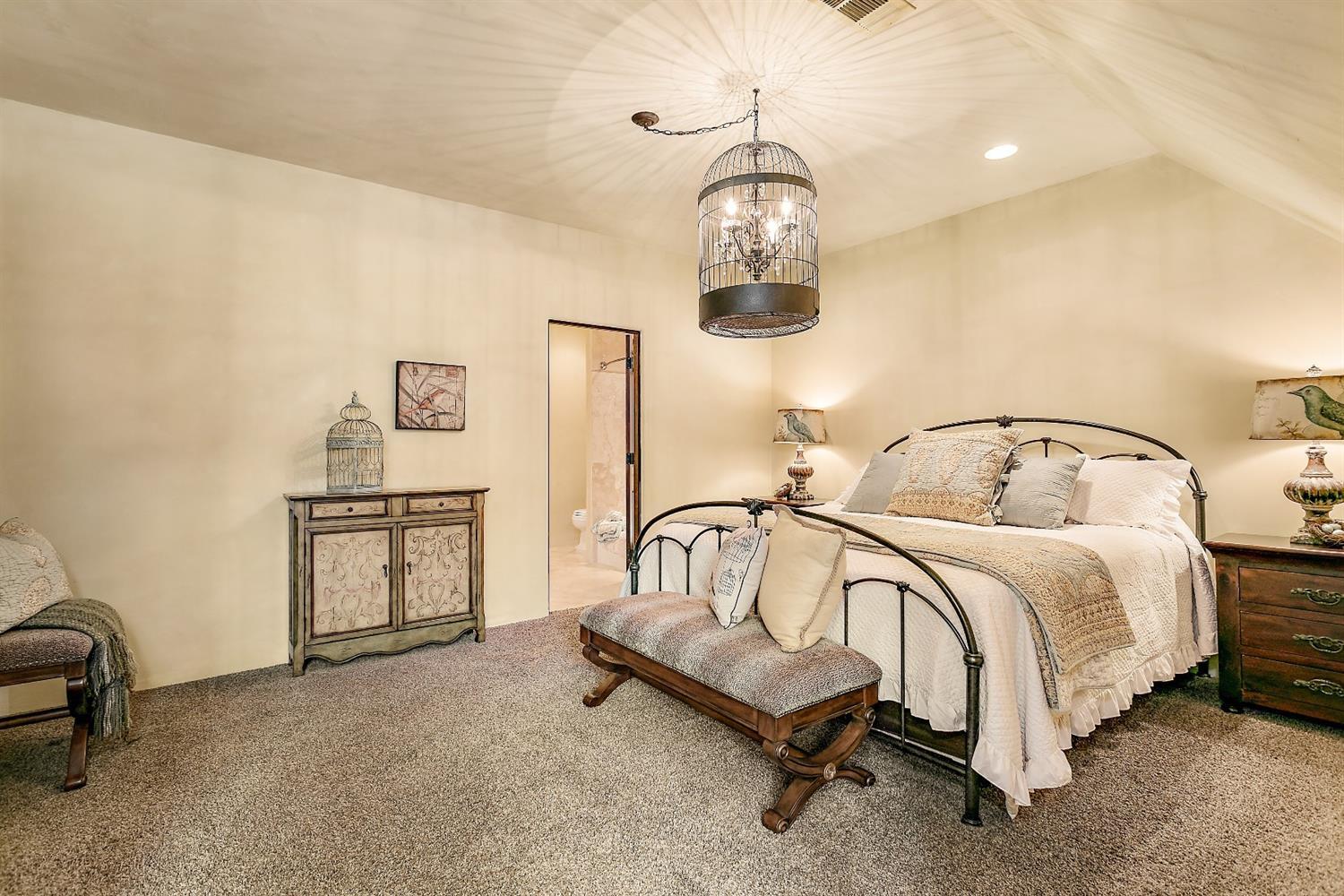 Saddle Ridge - Residential