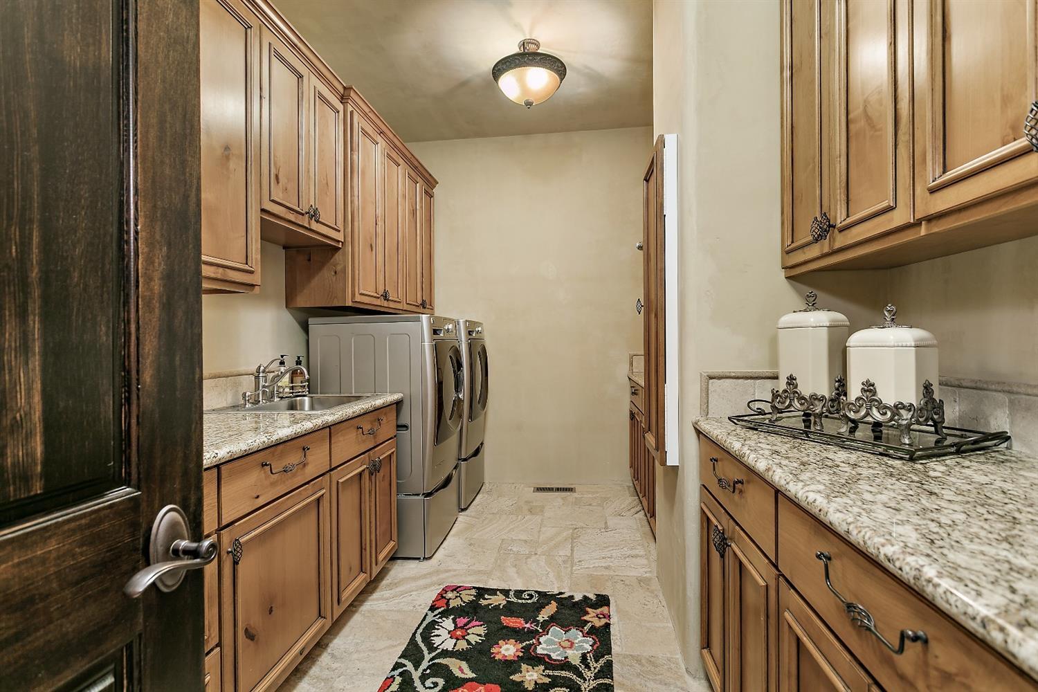 Saddle Ridge - Residential
