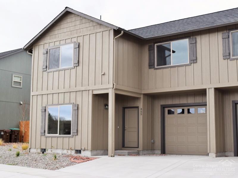 Good Neighborhood, New Construction, Affordable! STONERIDGE TERRACE is where you need to be! Spacious Townhouse with Stainless Steel Appliances, Laminate floors, Walk in closet and Fireplace. Master Bed & Bath with custom closet package. Enjoy a cool evening breeze from your back porch. Landscaping in front and a fenced back yard