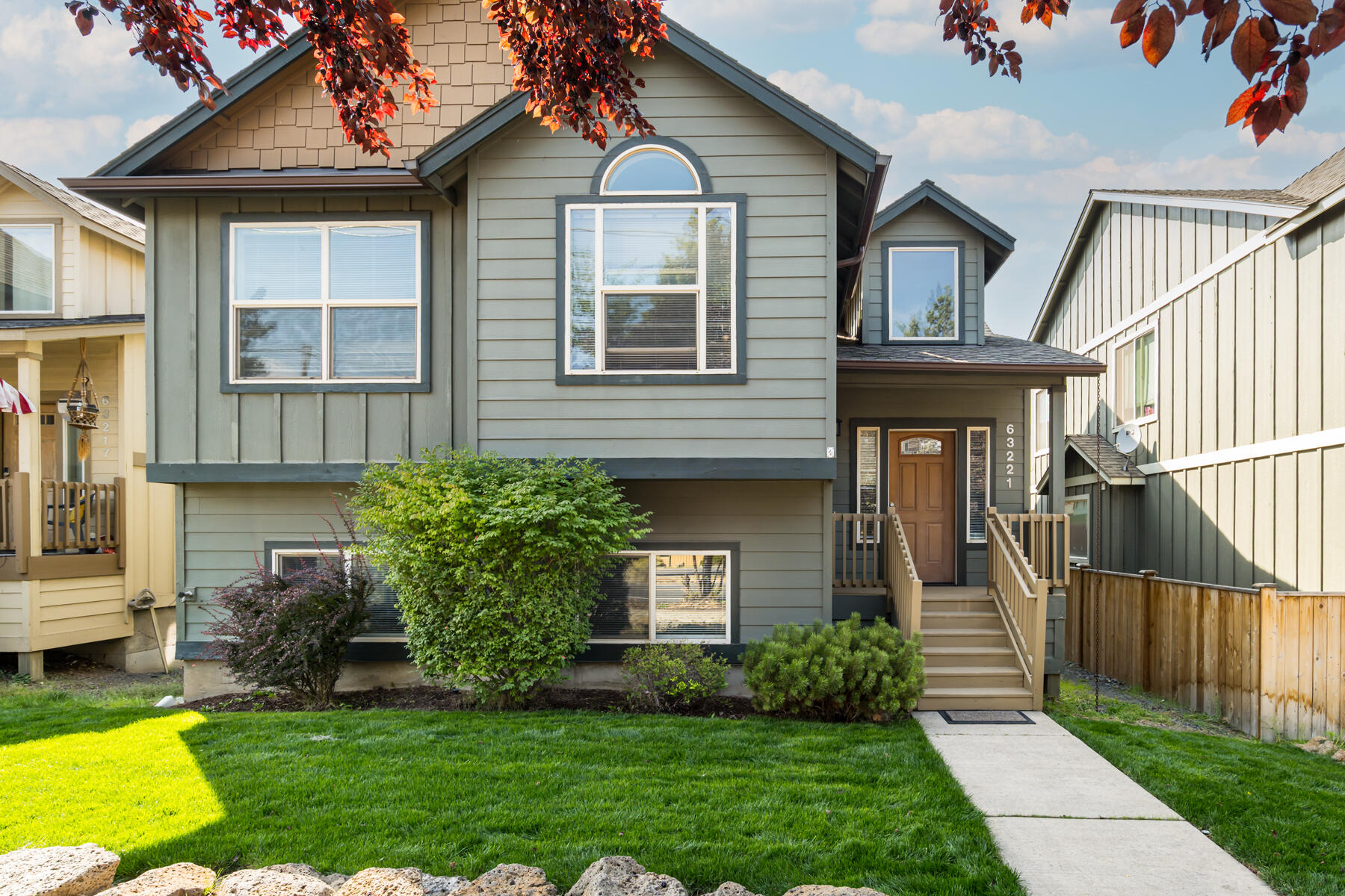 Best price per square foot in Bend! Spacious 2,171 sq. ft. home with main-level living featuring 4 bedrooms, 3 full baths, and a huge bonus room. The primary suite plus 2 bedrooms are on the main floor; the lower level offers a separate entrance with an additional bedroom, full bath, and large bonus space—ideal for guests or multi-generational living. Enjoy GE stainless appliances, an oversized garage with workshop area, and low-maintenance living so you can spend more time enjoying all that Central Oregon offers. Conveniently located close to schools, parks, shopping, and outdoor recreation. Don't miss this unbeatable value!