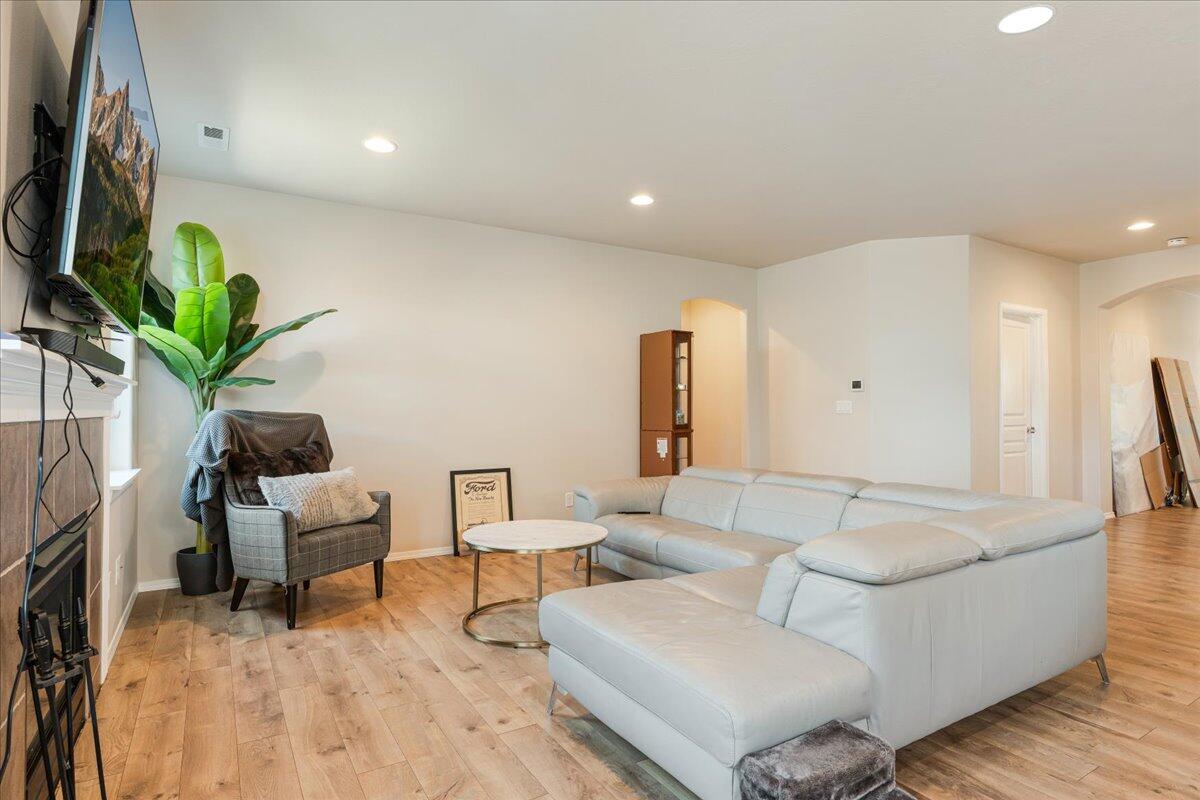 Obsidian Ridge - Residential