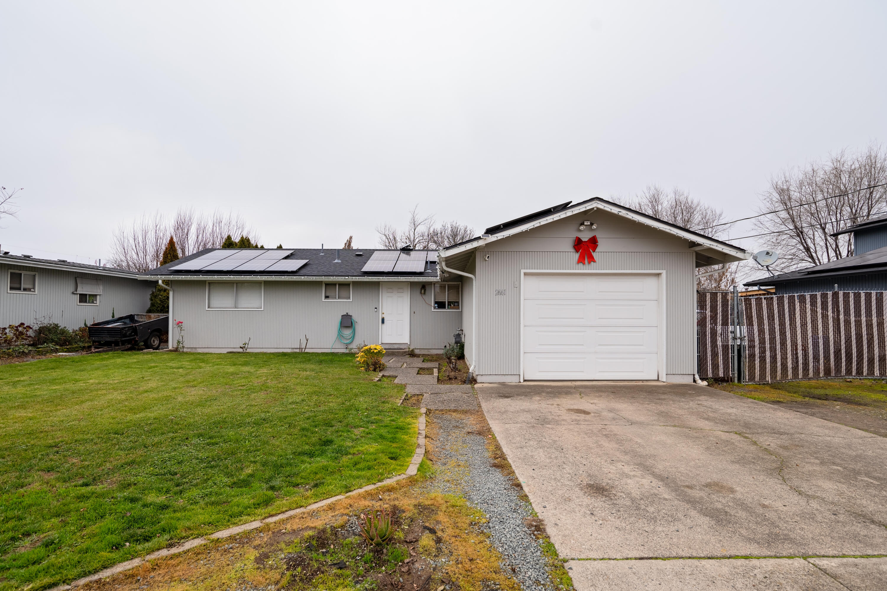 ✨ Turn-Key & Move-In Ready! ✨

This well-maintained 3-bedroom, 1.5-bath home offers comfort, efficiency, and convenience all in one. Enjoy laminate flooring throughout, creating a clean and modern feel. The property features ample parking for multiple vehicles, perfect for guests/RV or work trucks.

A new solar system with vent fan keeps energy costs extremely low—expect a very small power bill! 🌞💡

Pride of ownership shows throughout, making this home truly turn-key and ready for its new owner🏡 Ideal for anyone looking for an efficient, low-maintenance home.