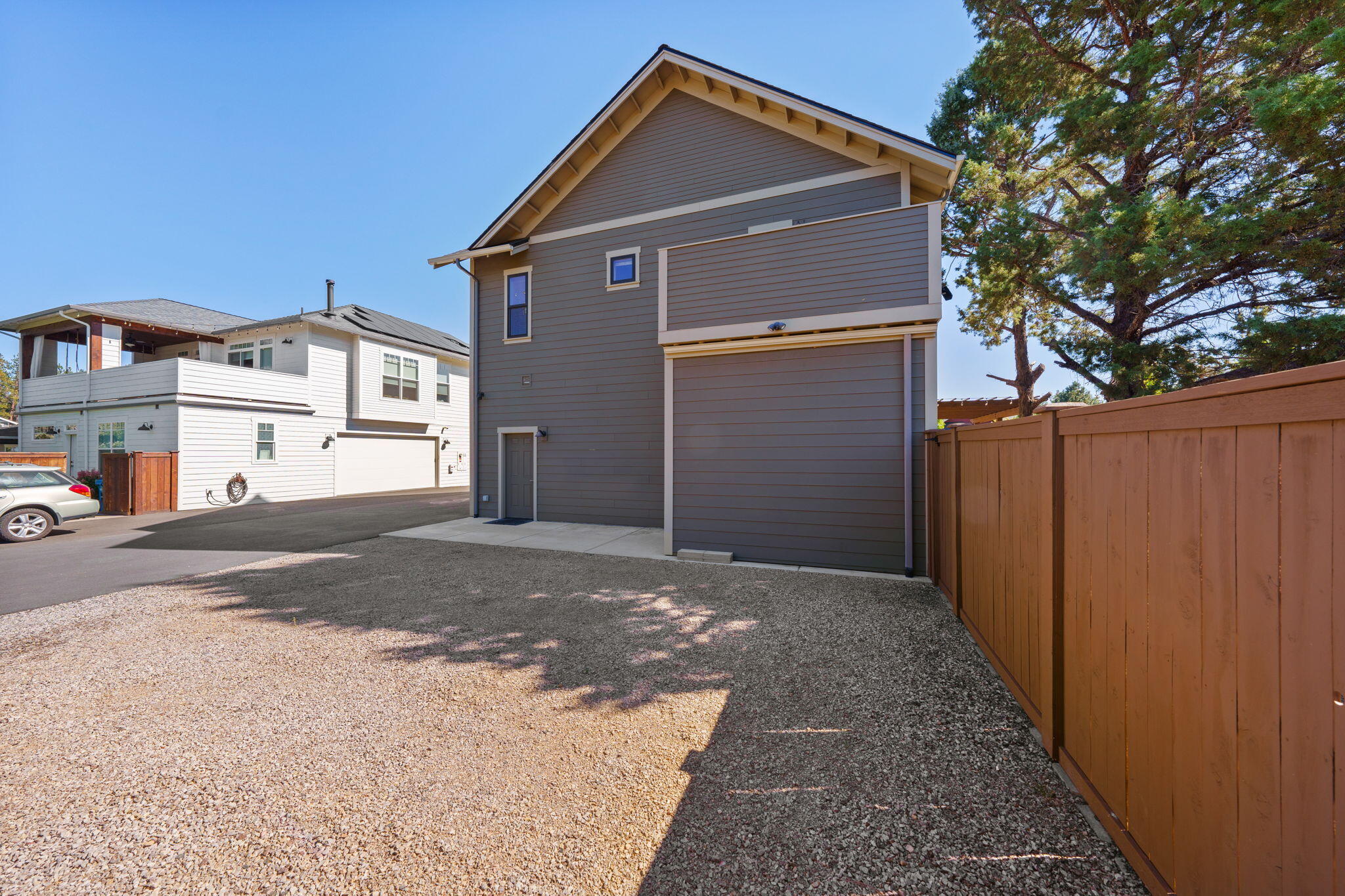 SaddleStone - Residential