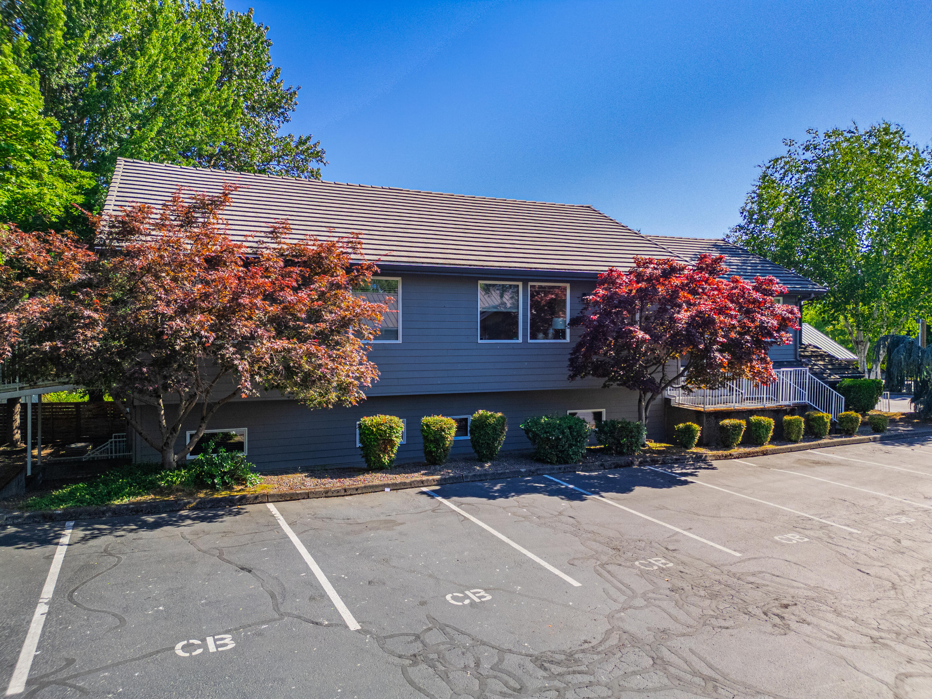 Prime commercial space in a high-traffic Grants Pass location. Extensively remodeled with newer lighting, trim, flooring, windows, kitchen, paint, and more. Previously used as an eye center & Real estate office; multiple plumbing locations remain capped for flexible medical or professional use. Layout includes 4-5 offices, bull pin area, 1 restroom, conference room, kitchen, and open area. Some Furniture and desks may be included for an easy transition. Rent includes landscaping, water, garbage, and taxes. Two entry doors and a backyard gazebo for breaks. Approx. sq. ft.; $2,800/month. Owners pay utilities. Owners prefer a 5-year lease but are open to terms and may consider sharing space with a compatible tenant.