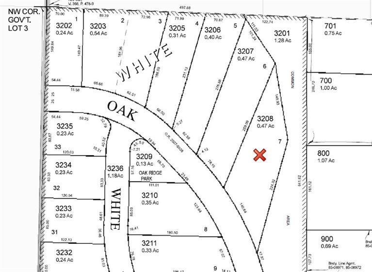 White Oak Ridge Subdivision. High-end, 33-planned unit development located on a high ridge above the Rogue River. Homeowner's Association, protective CC&R's, professional landscaping, exceptional amenities, natural gas by Avista and municipal water company. Gorgeous views of the surrounding mountains. This subdivision will be the finest money can build. Million plus home adjacent to 102 Oak Ridge Drive next door. This is the first lot on right. HOA $42.00 a month.
