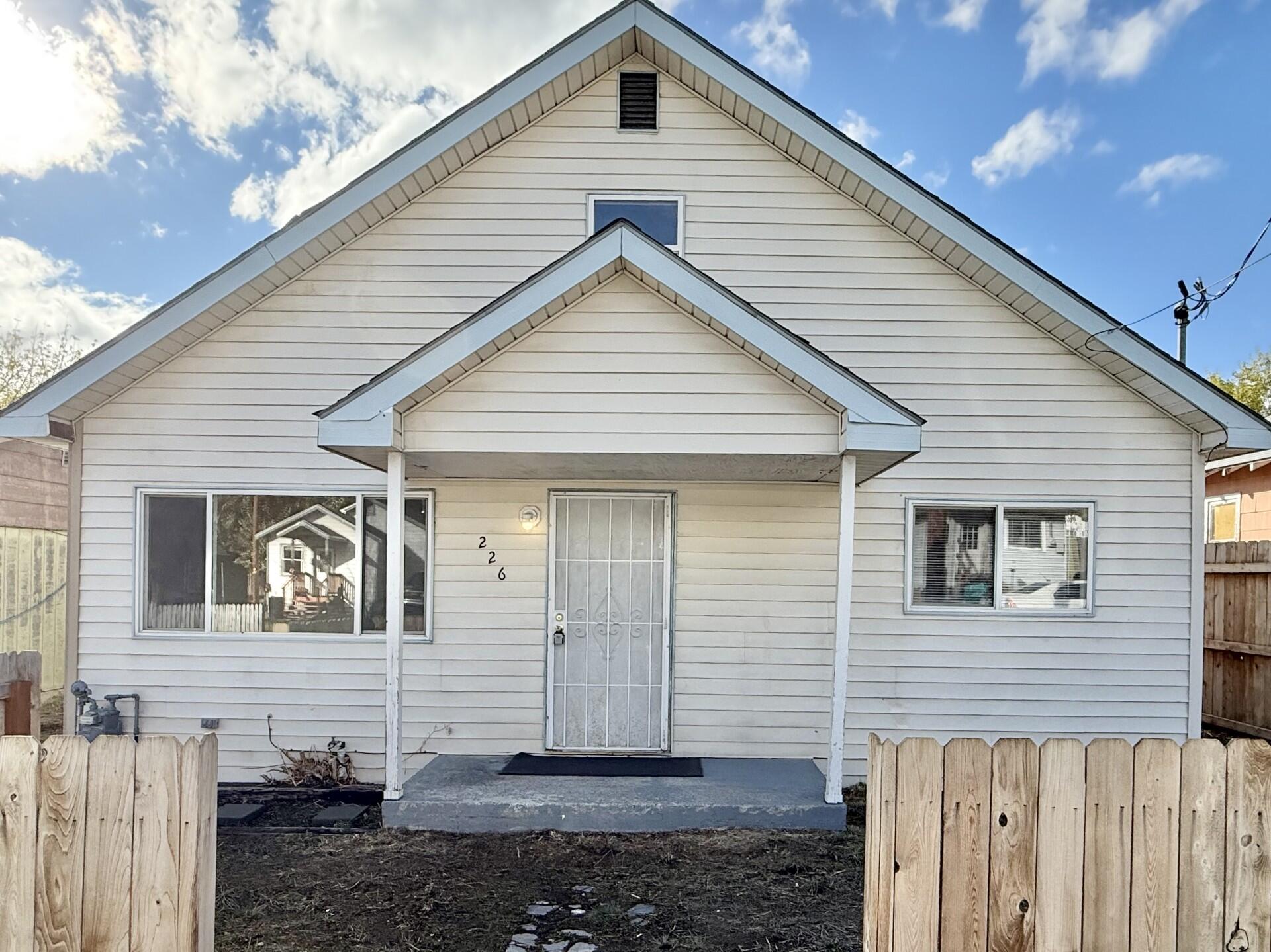 REDUCED! Sellers also offering $3,000 in concessions or rate buy down. Clean and well-maintained home with updated kitchen and bath, and a nice sized fenced yard. This home has 2 bedrooms, living room, bathroom, kitchen, and laundry/mud room. Would make a perfect rental, or home for first time buyer or someone looking to downsize. Near downtown, Klamath Union High School and Ella Redkey Pool! Book your showing today!