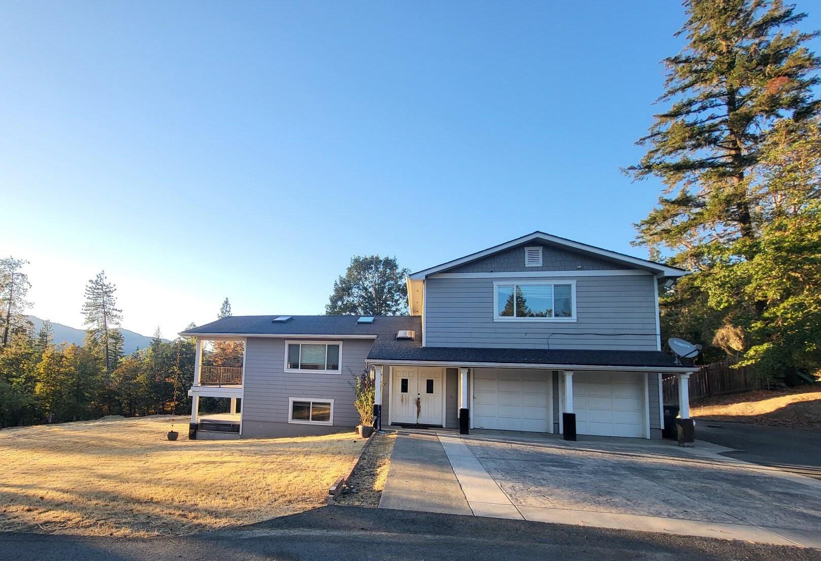 3,217 square feet in this Contemporay Styled home with 3 levels, including a daylight Basement on the West side of the home.    3  Bedrooms 3 bathrooms, including a half bath in the laundry room.  Master Bedroom includes a Wall Safe.   2 car attached garage. Private fencing all around the home and driveway, plus more acreage over the fence, very accessible for kids of all ages, and includes Dirt Bike Trails.  This quiet 5 acres backs up to Public Land 
(BLM). Home set in rolling hillside with a wonderful view, and fantastic Sunsets.   Also has a Generator Hook-Up.    HVAC will be 100% working at Closing of Esrow, and the repair is included in the Sales Price of $650,000.