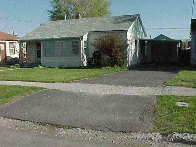 Cute 2 Bdr 1 Bth - Backyard Fenced W/ Rv Parking & 1 Car Garage. Won't Last At This Price. Closeto Shopping. Lots Of Charm. Lockbox On Wooden Lattice Left Of The Door Rose Bush Growing On The Lattice