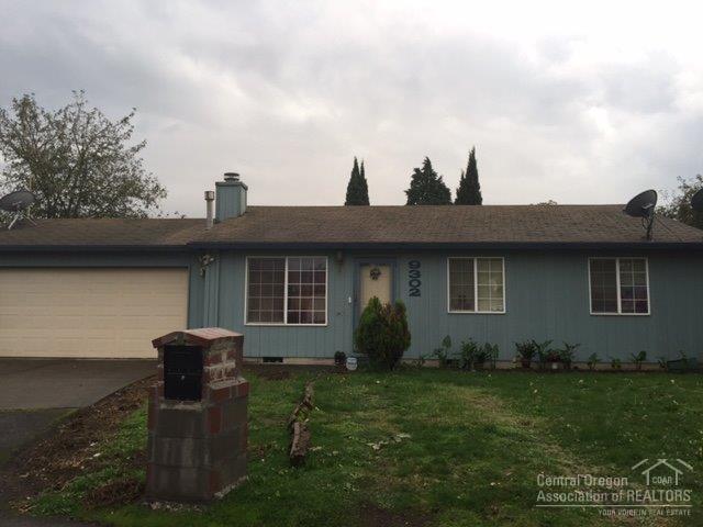 Short Sale. Good starter home on quiet street. Needs some TLC.